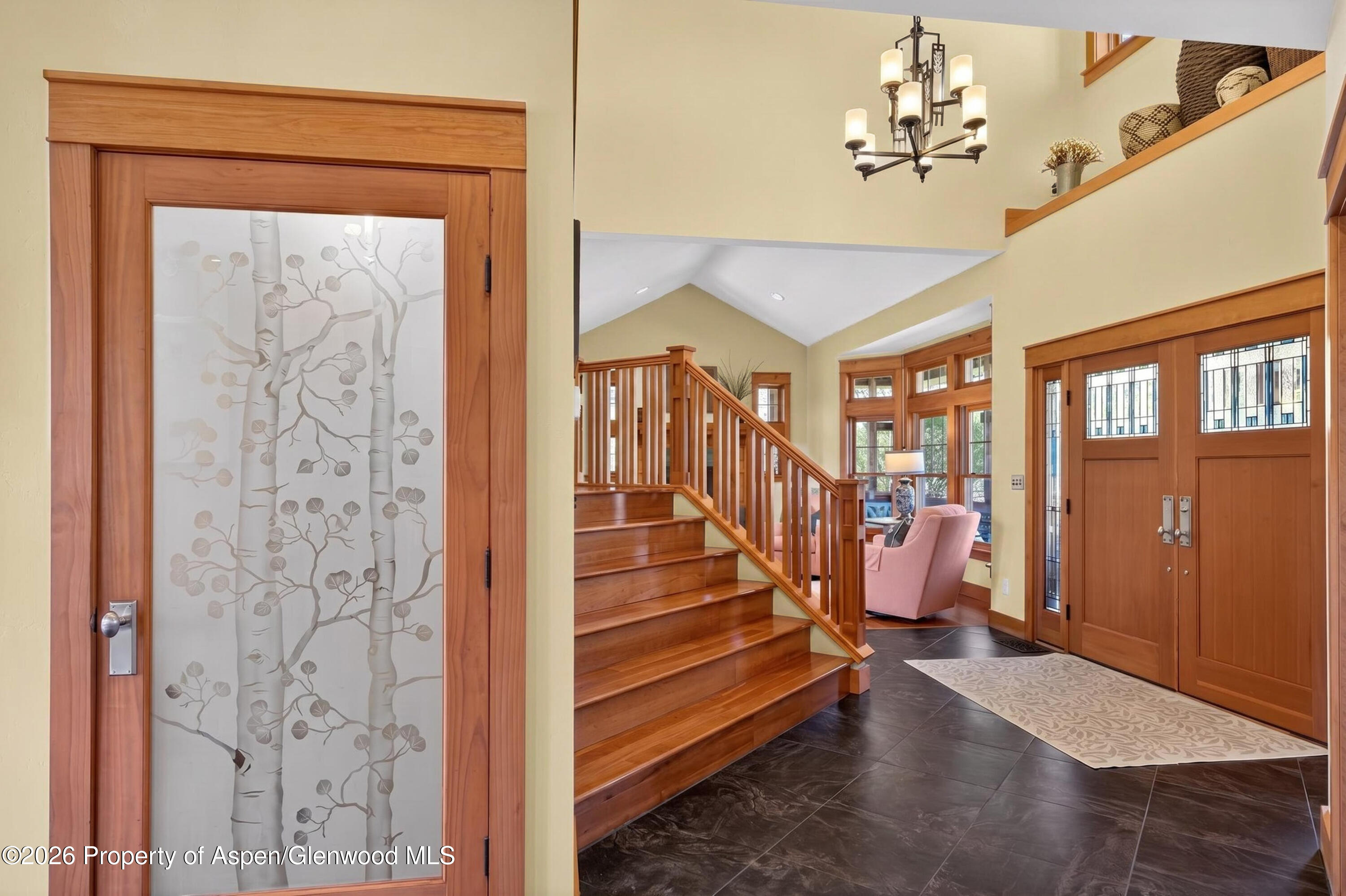 85 Red Cliff Circle Property Photo 4