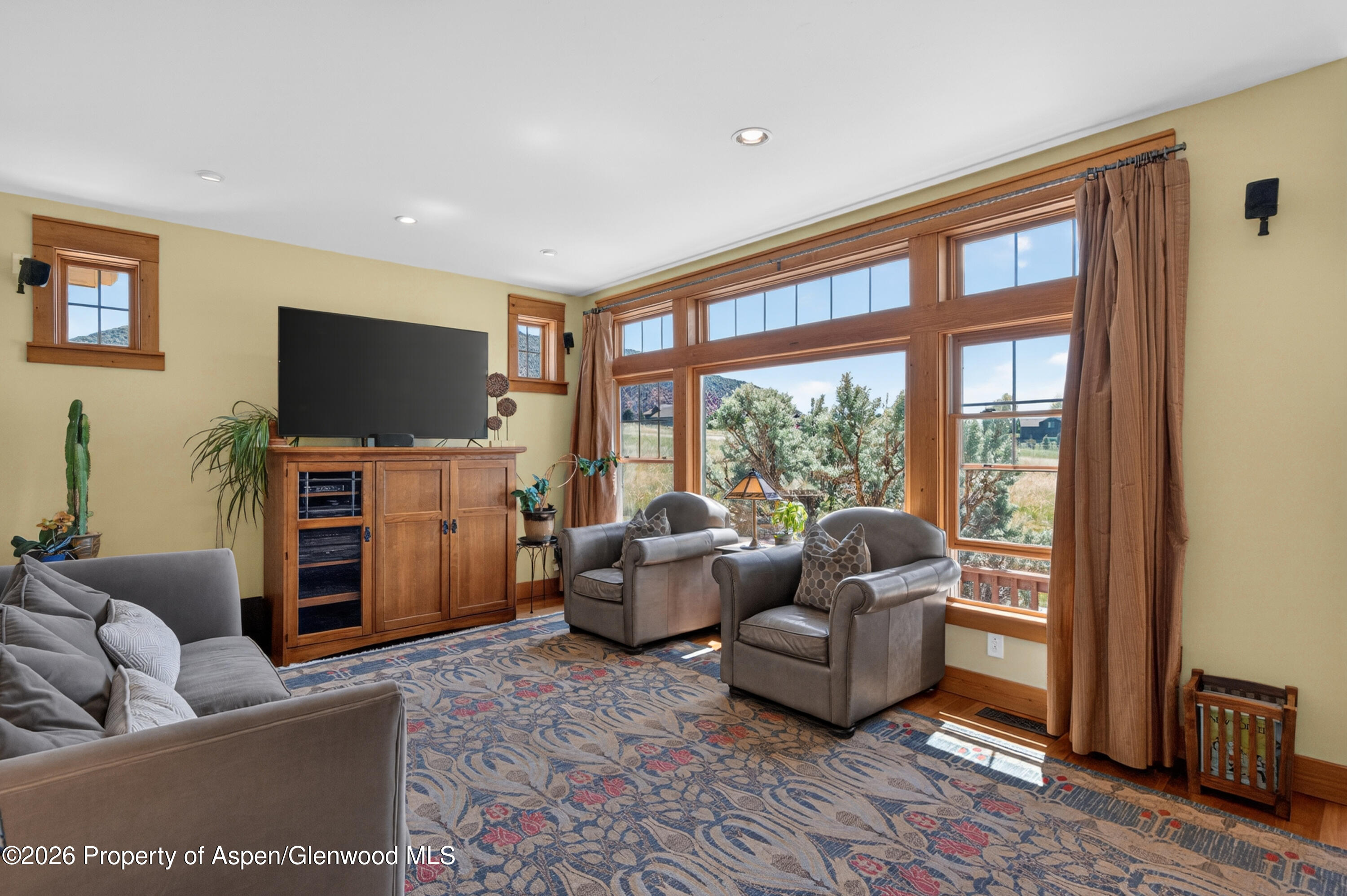 85 Red Cliff Circle Property Photo 14
