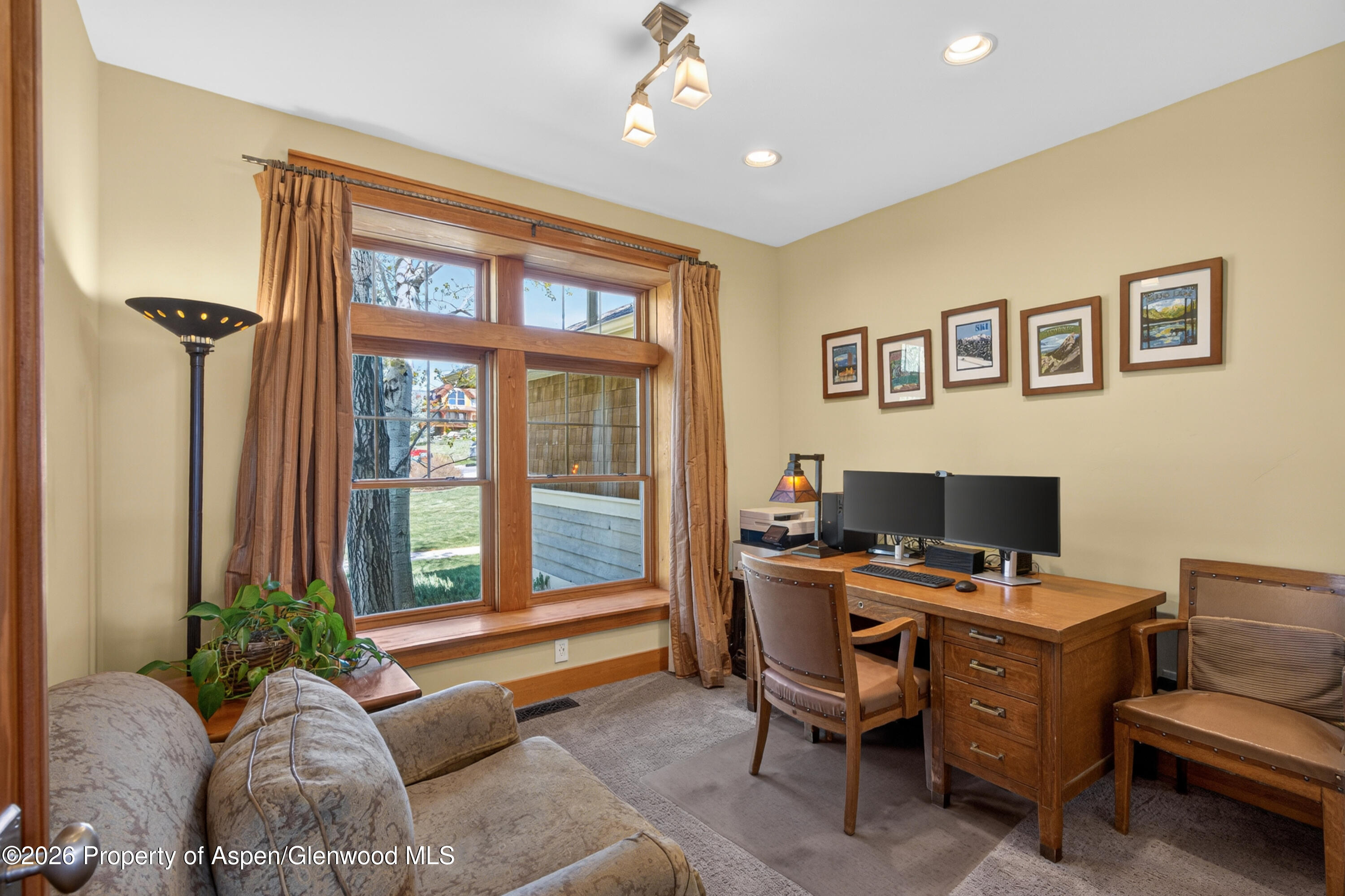 85 Red Cliff Circle Property Photo 17