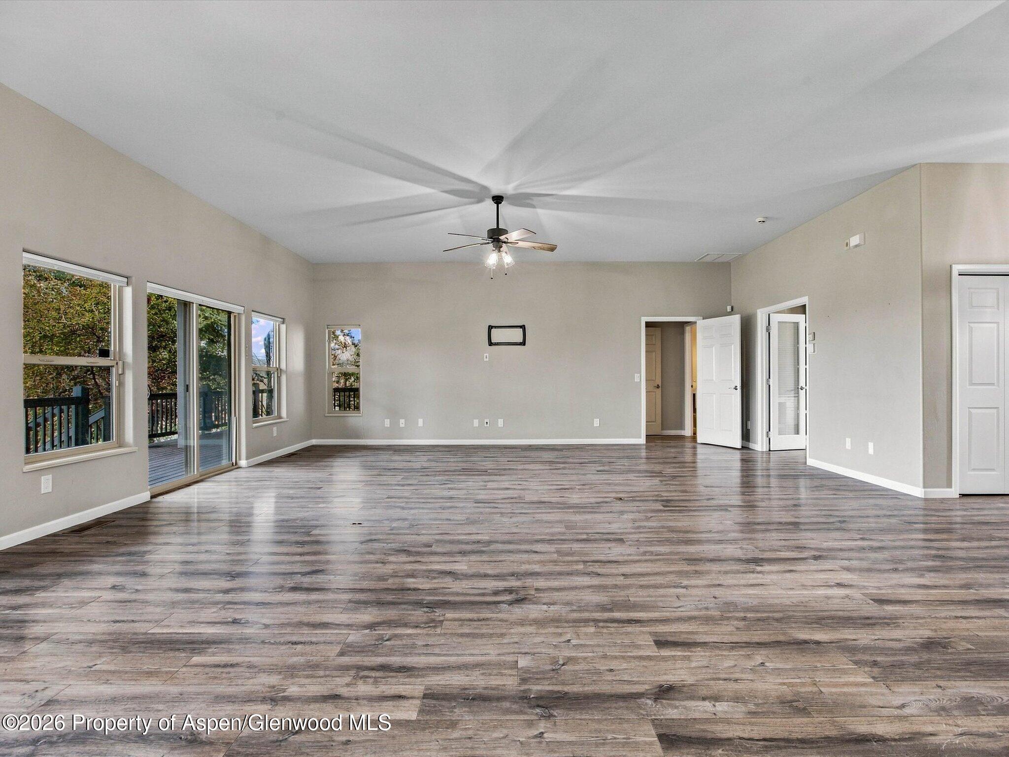 19 Meadow Creek Drive Property Photo 13