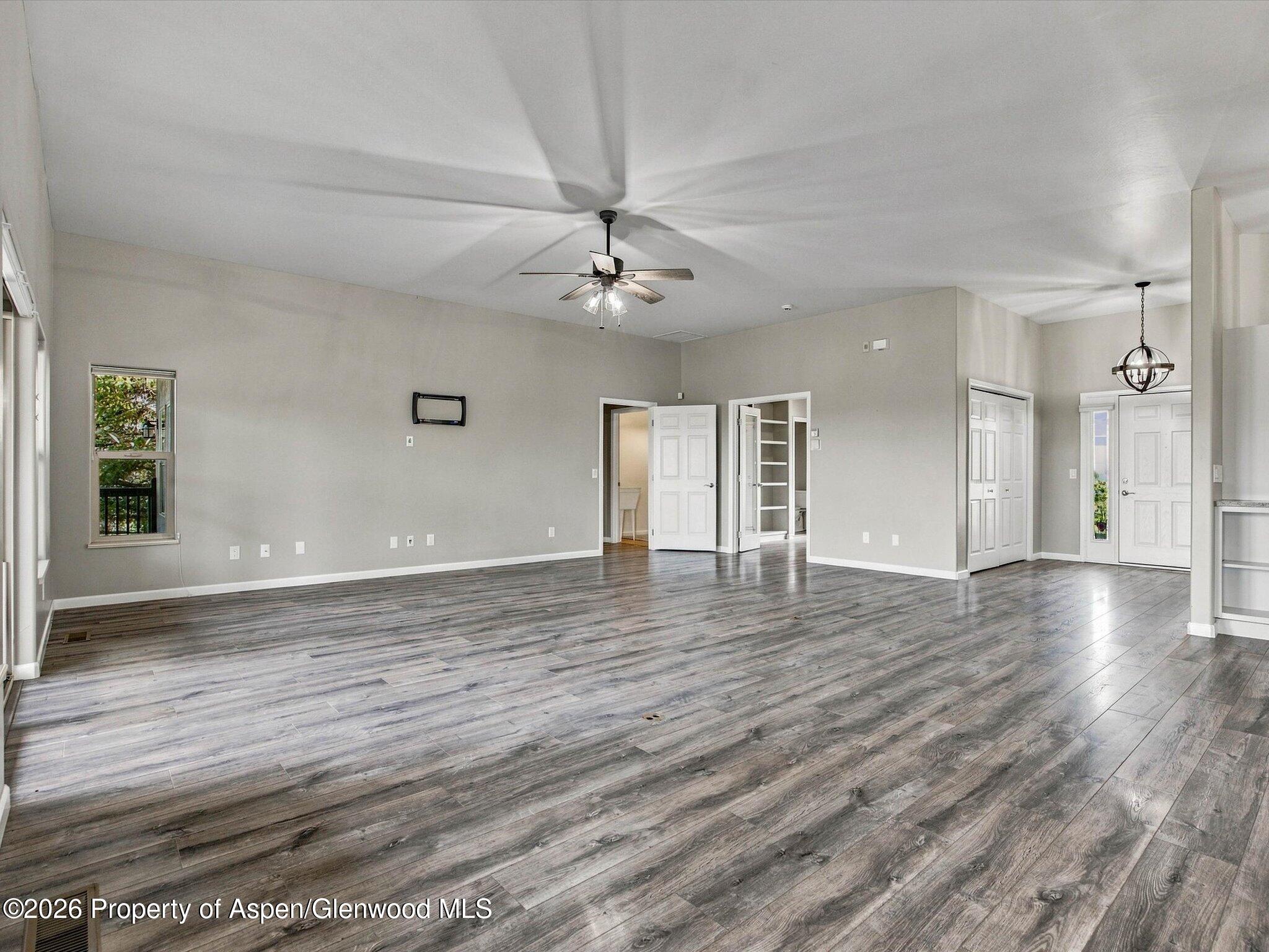 19 Meadow Creek Drive Property Photo 14