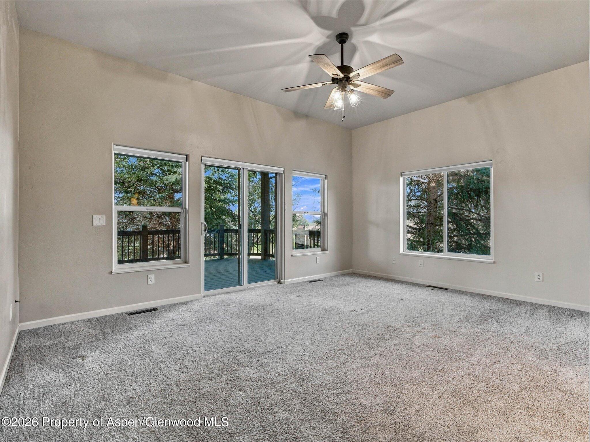 19 Meadow Creek Drive Property Photo 15