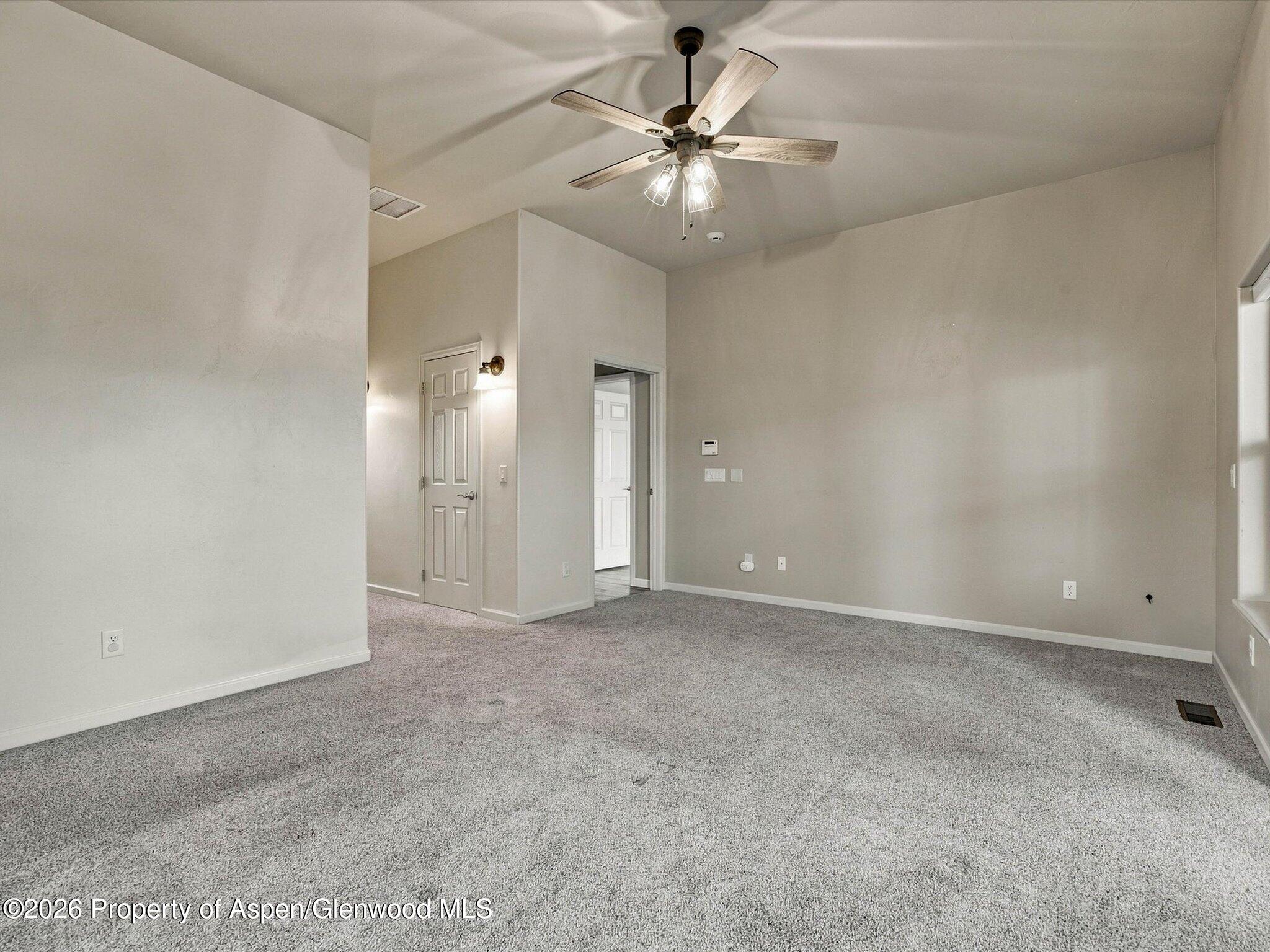 19 Meadow Creek Drive Property Photo 17