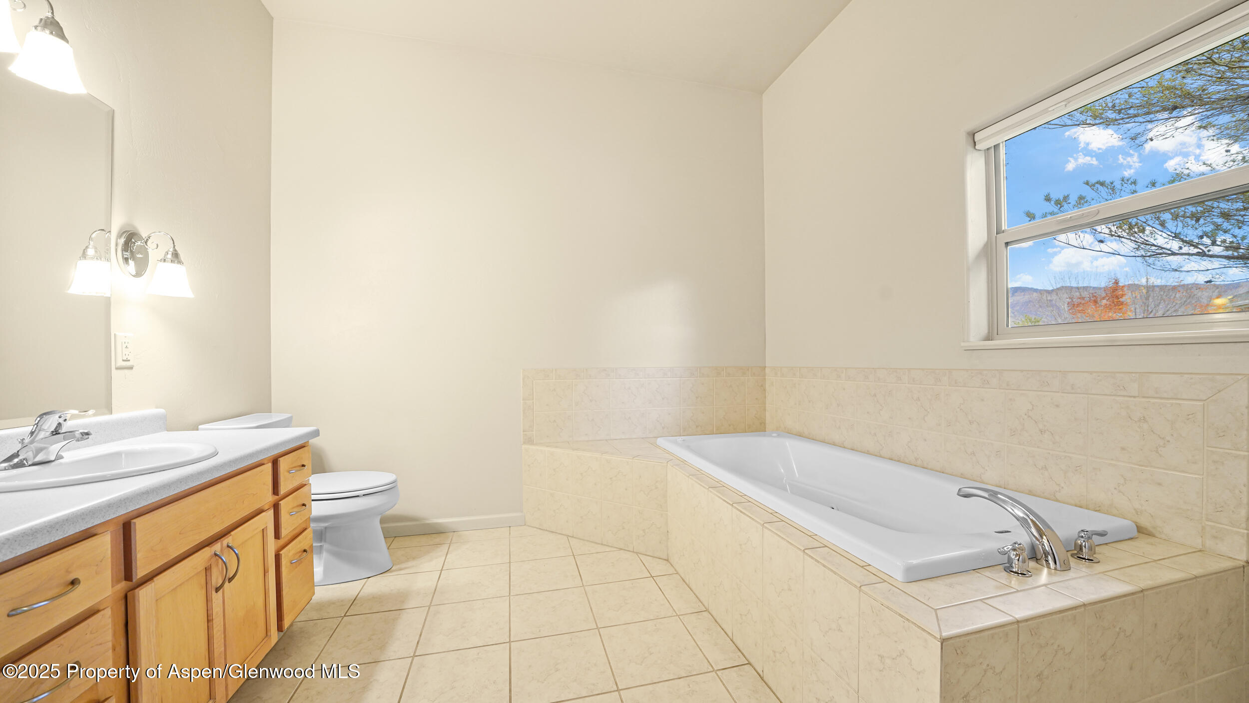 19 Meadow Creek Drive Property Photo 19