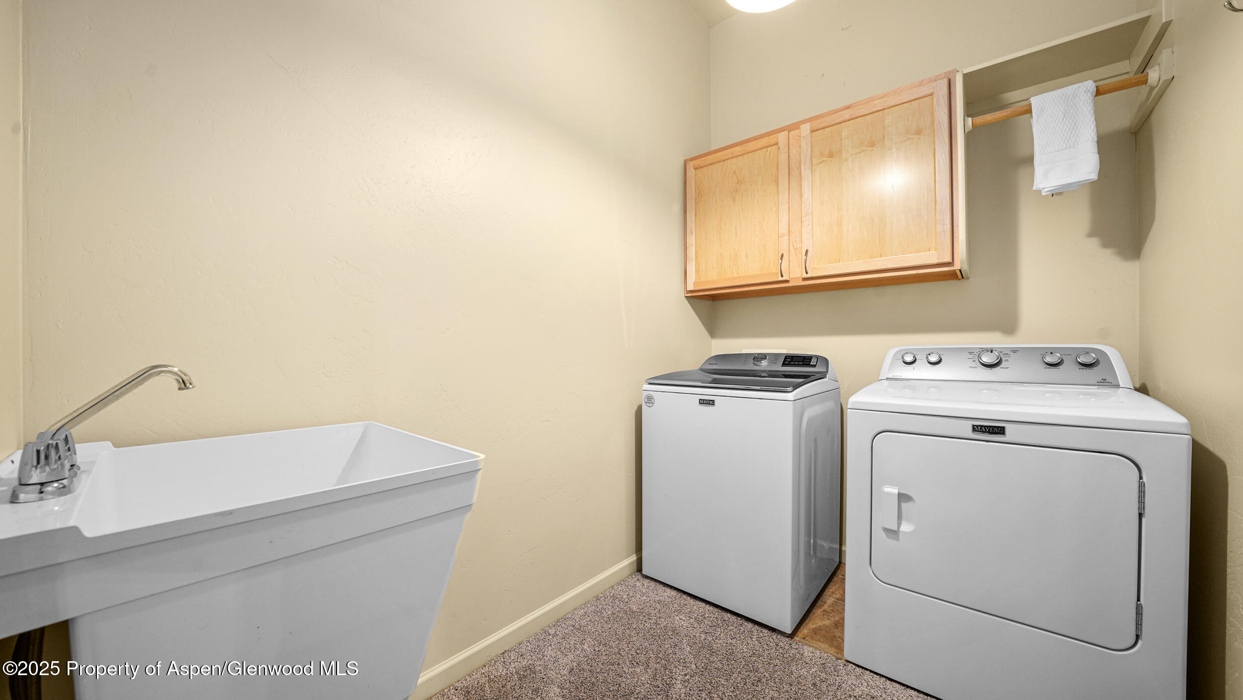 19 Meadow Creek Drive Property Photo 25