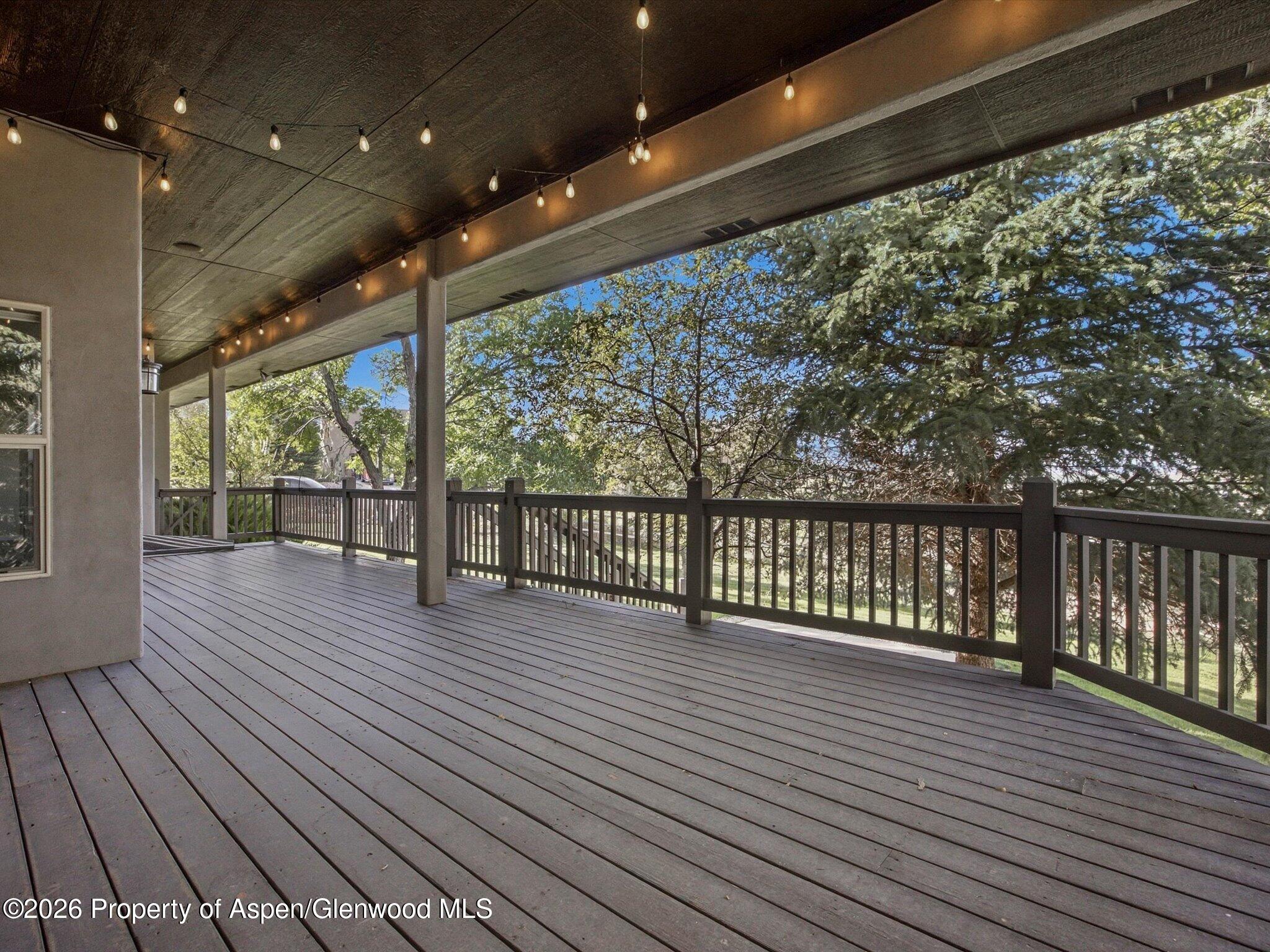 19 Meadow Creek Drive Property Photo 26
