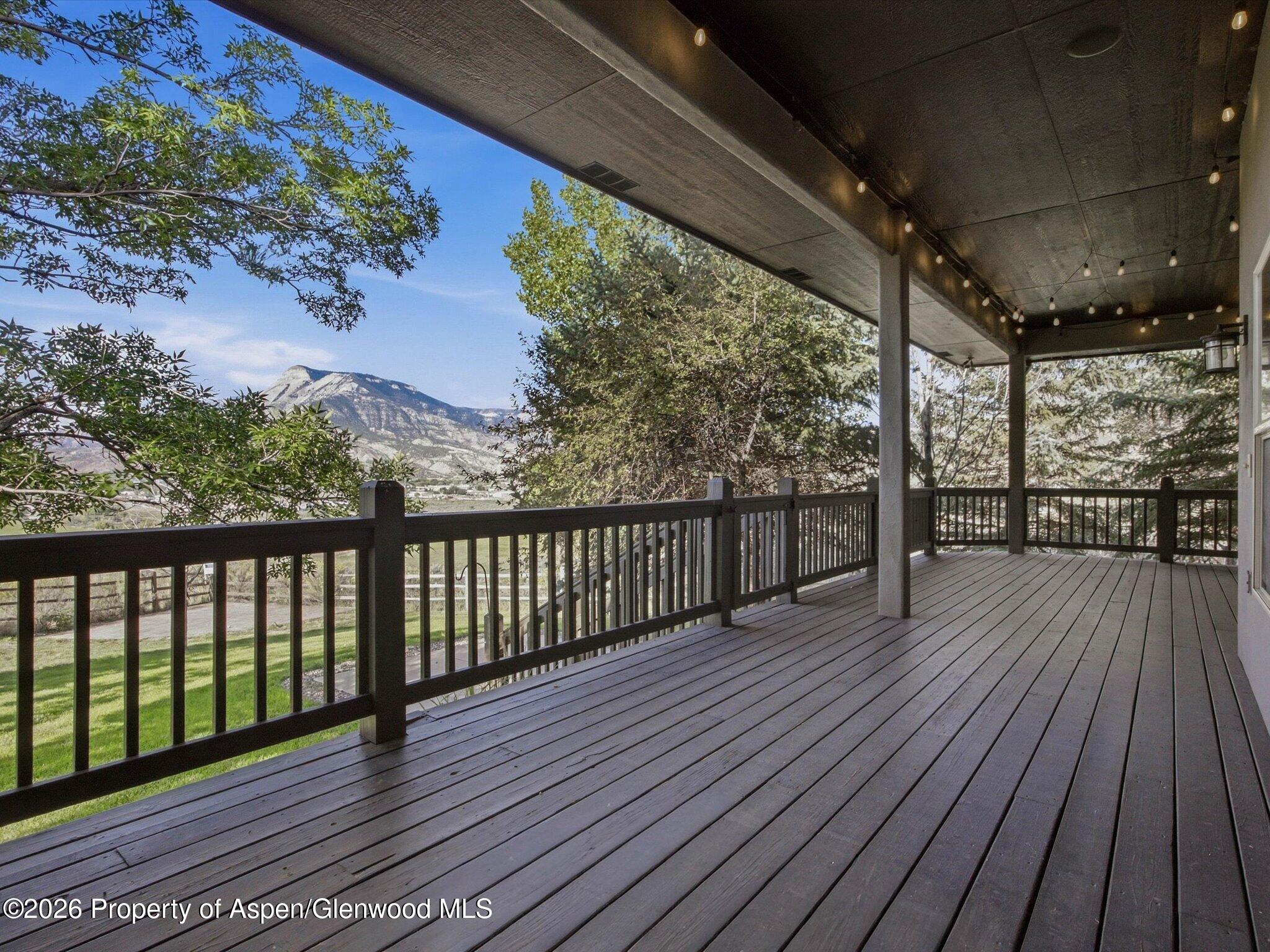 19 Meadow Creek Drive Property Photo 27