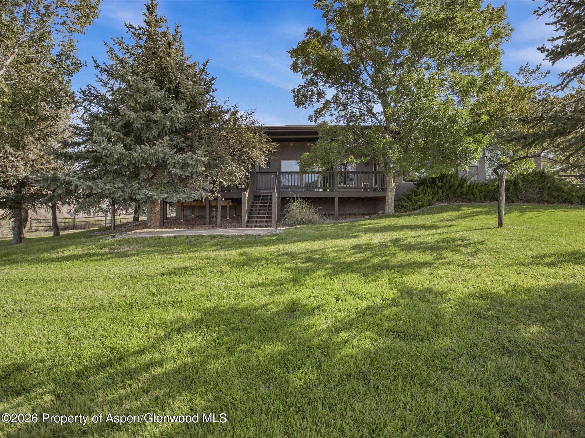 19 Meadow Creek Drive Property Photo 28