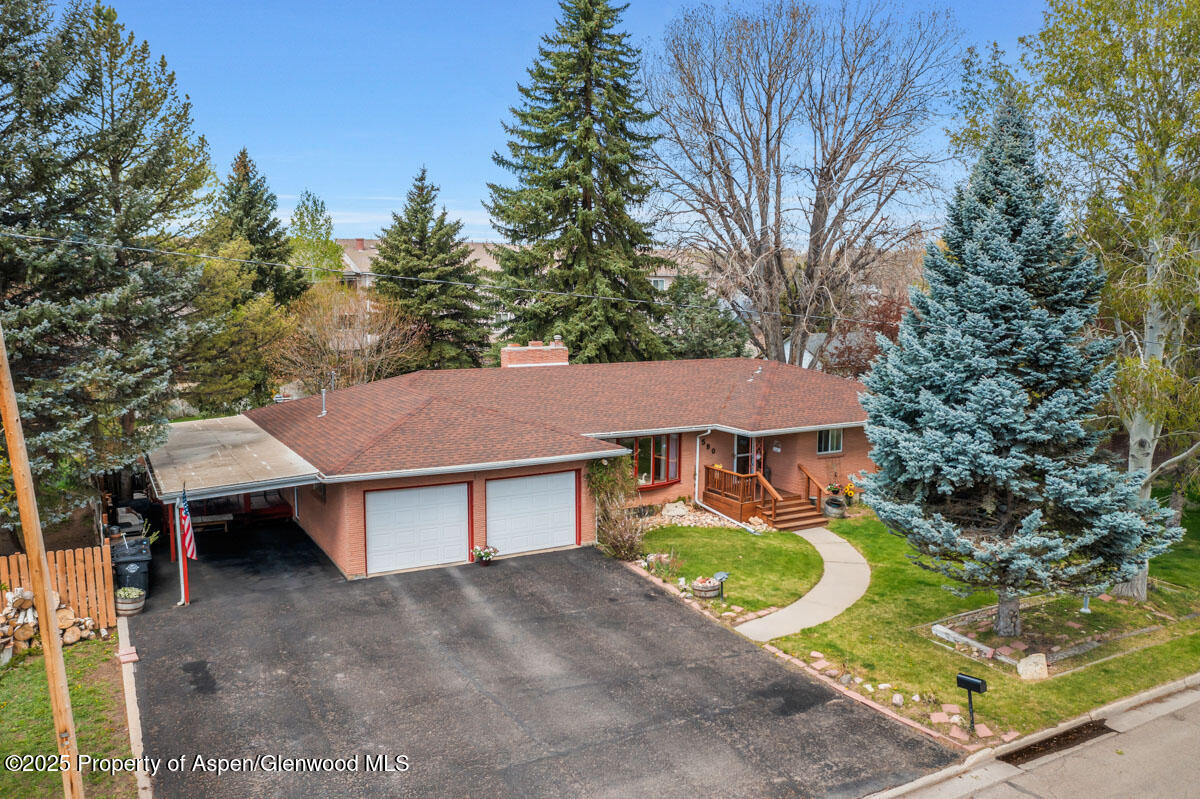590 Steele Street Property Photo 2