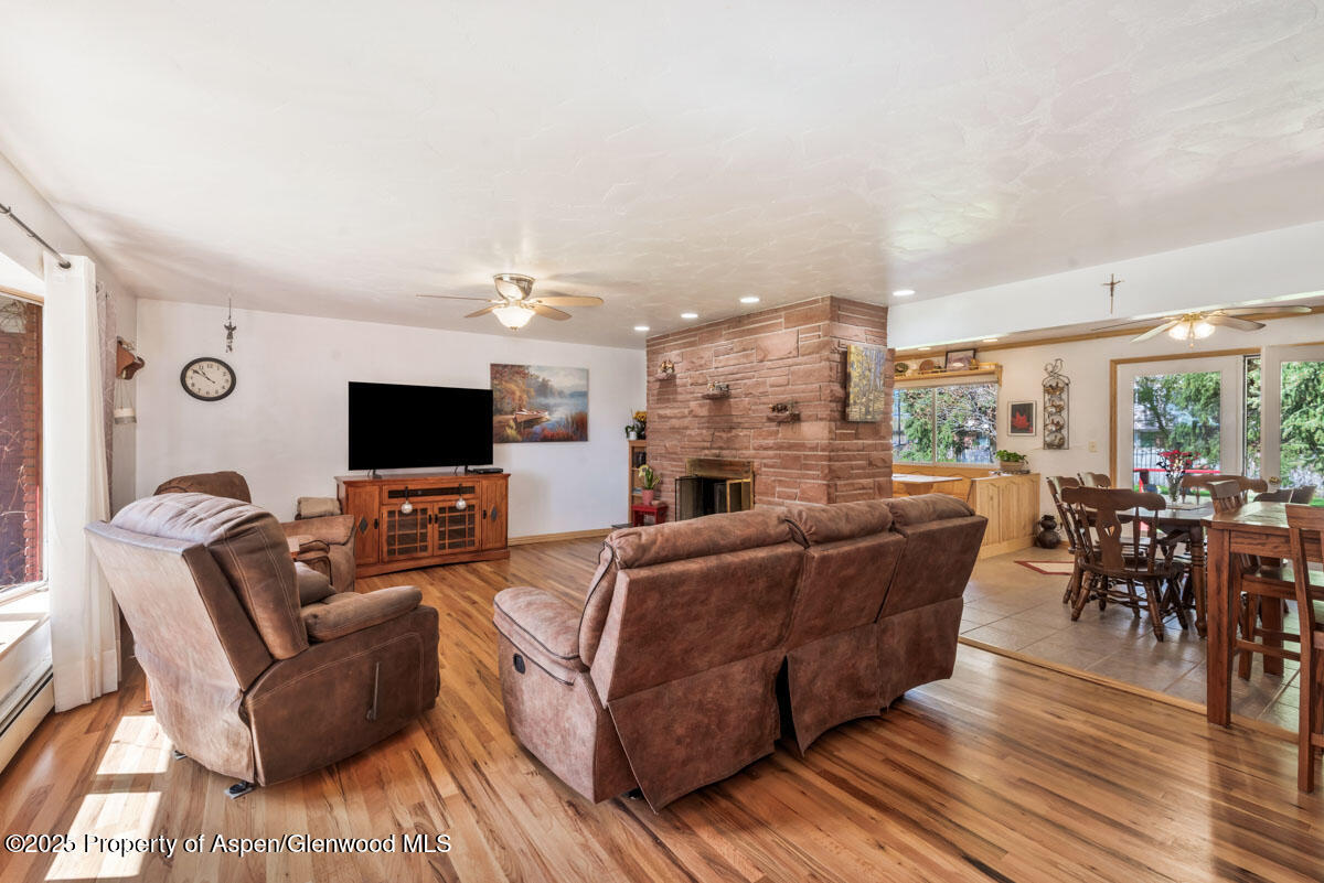 590 Steele Street Property Photo 6