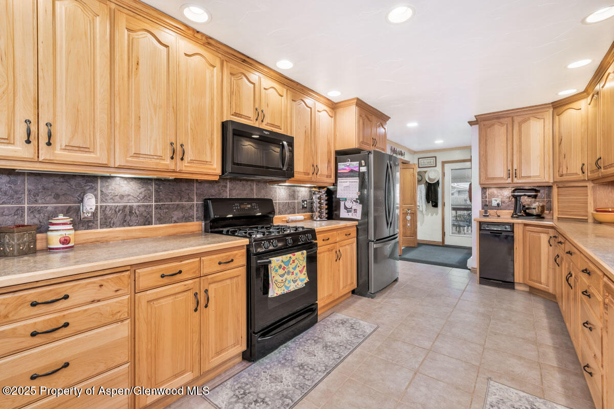 590 Steele Street Property Photo 15