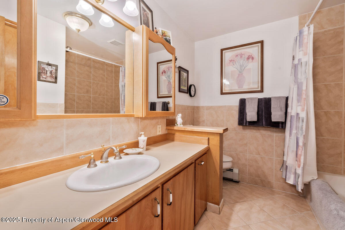 590 Steele Street Property Photo 39
