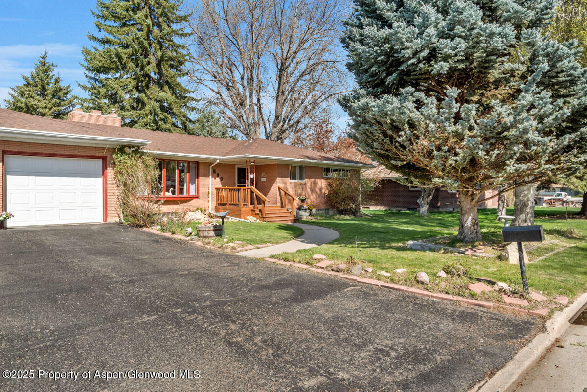 590 Steele Street Property Photo 98