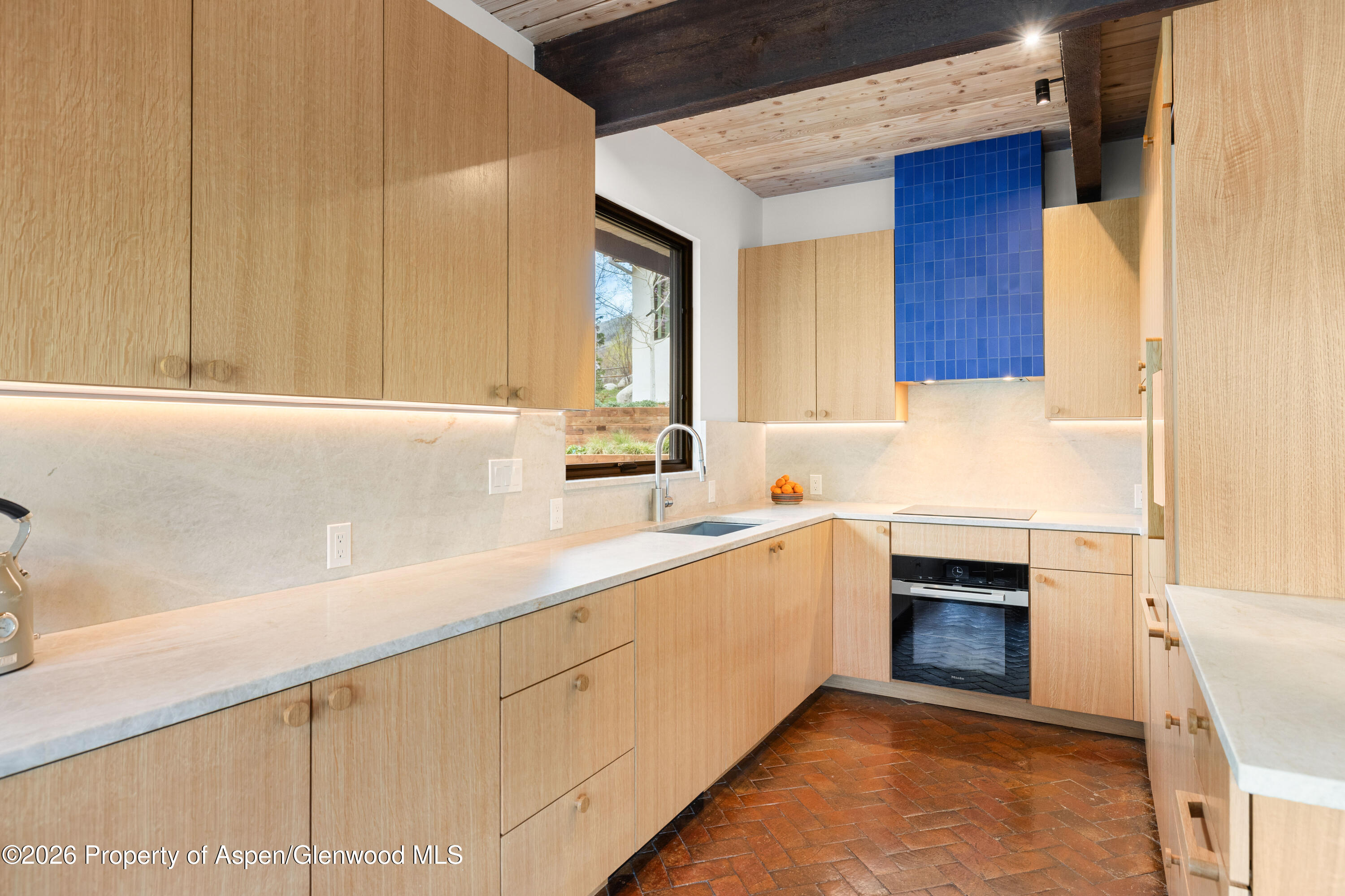 284 Eastwood Drive Property Photo 9