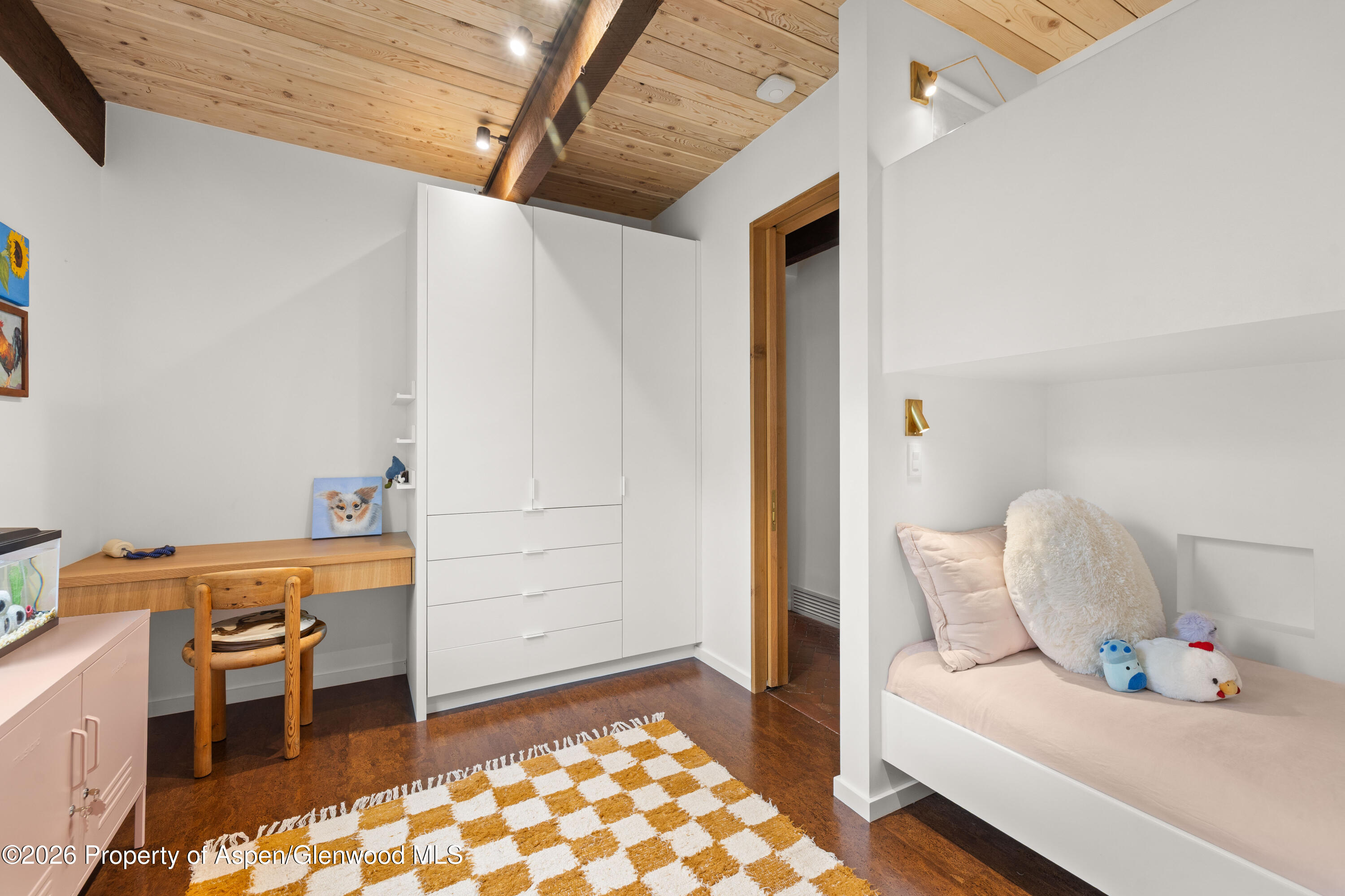 284 Eastwood Drive Property Photo 15
