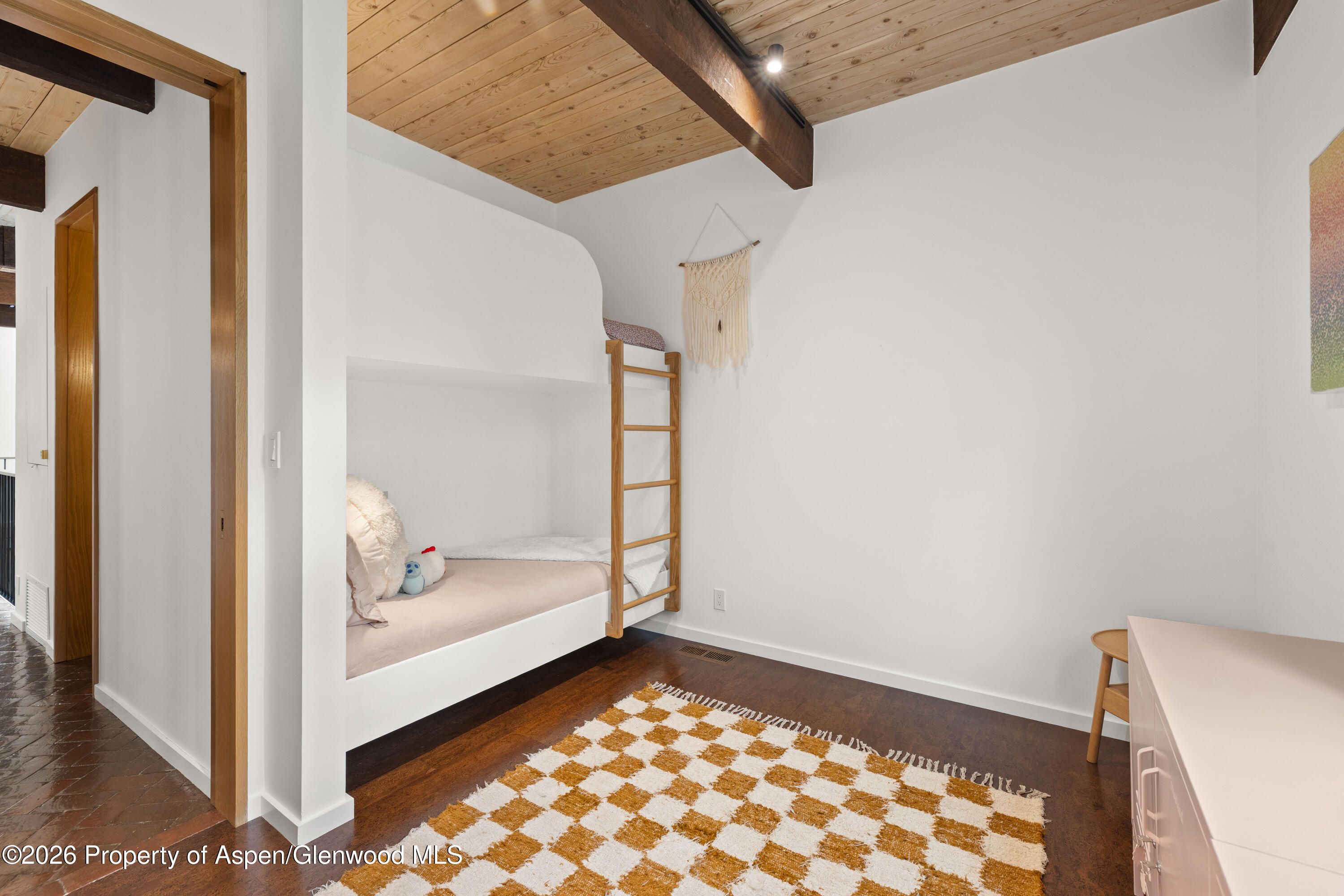 284 Eastwood Drive Property Photo 16