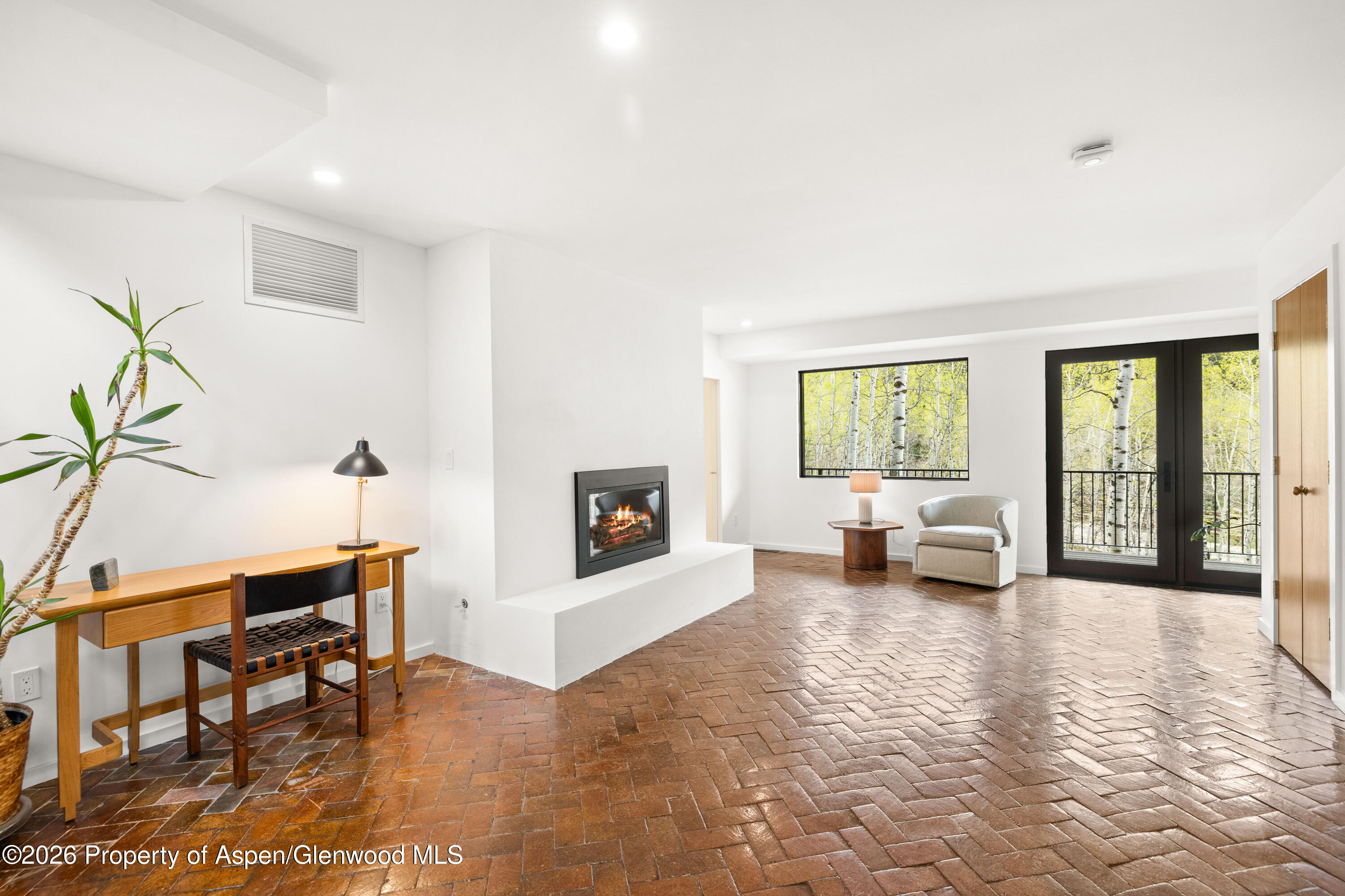 284 Eastwood Drive Property Photo 18
