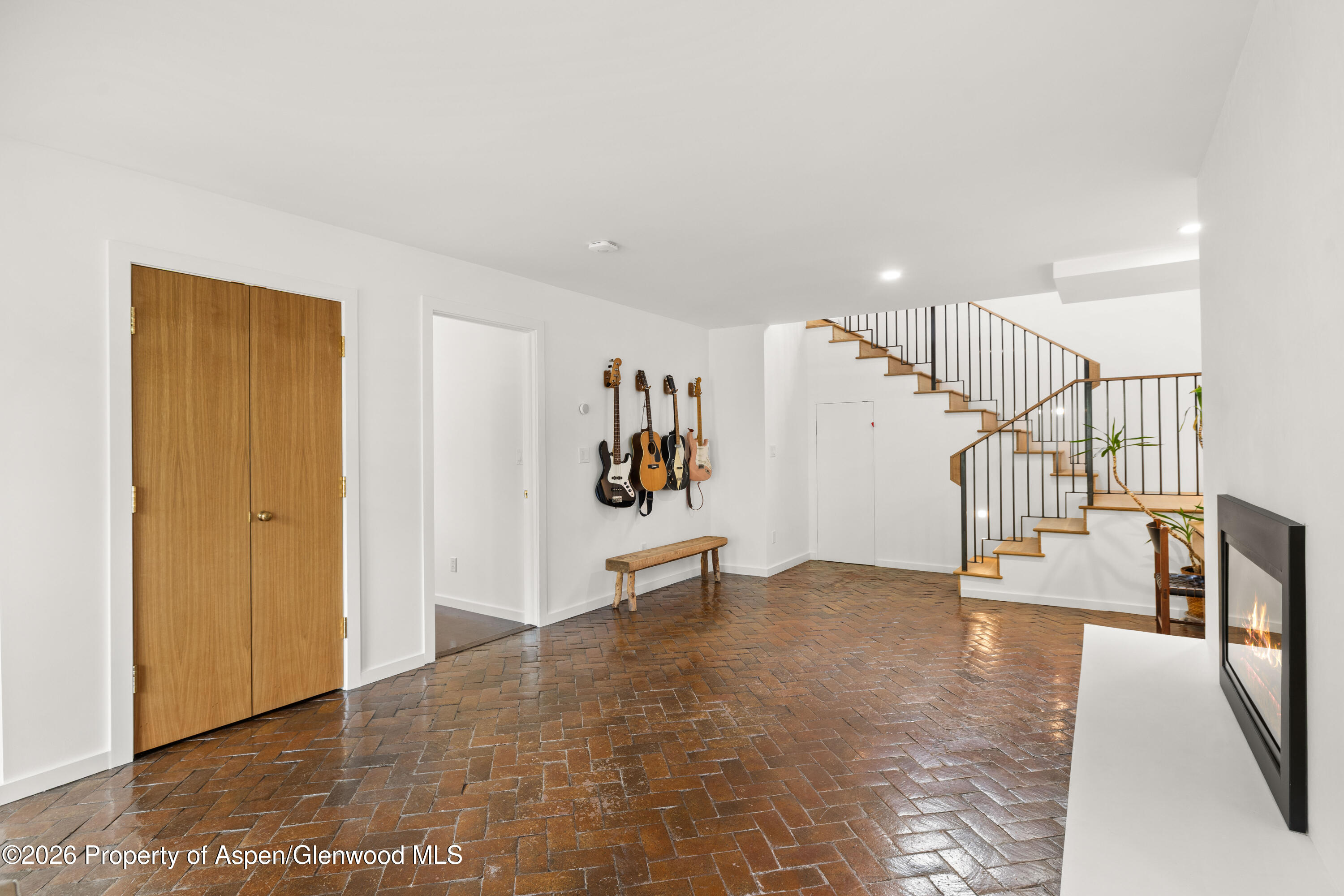284 Eastwood Drive Property Photo 19