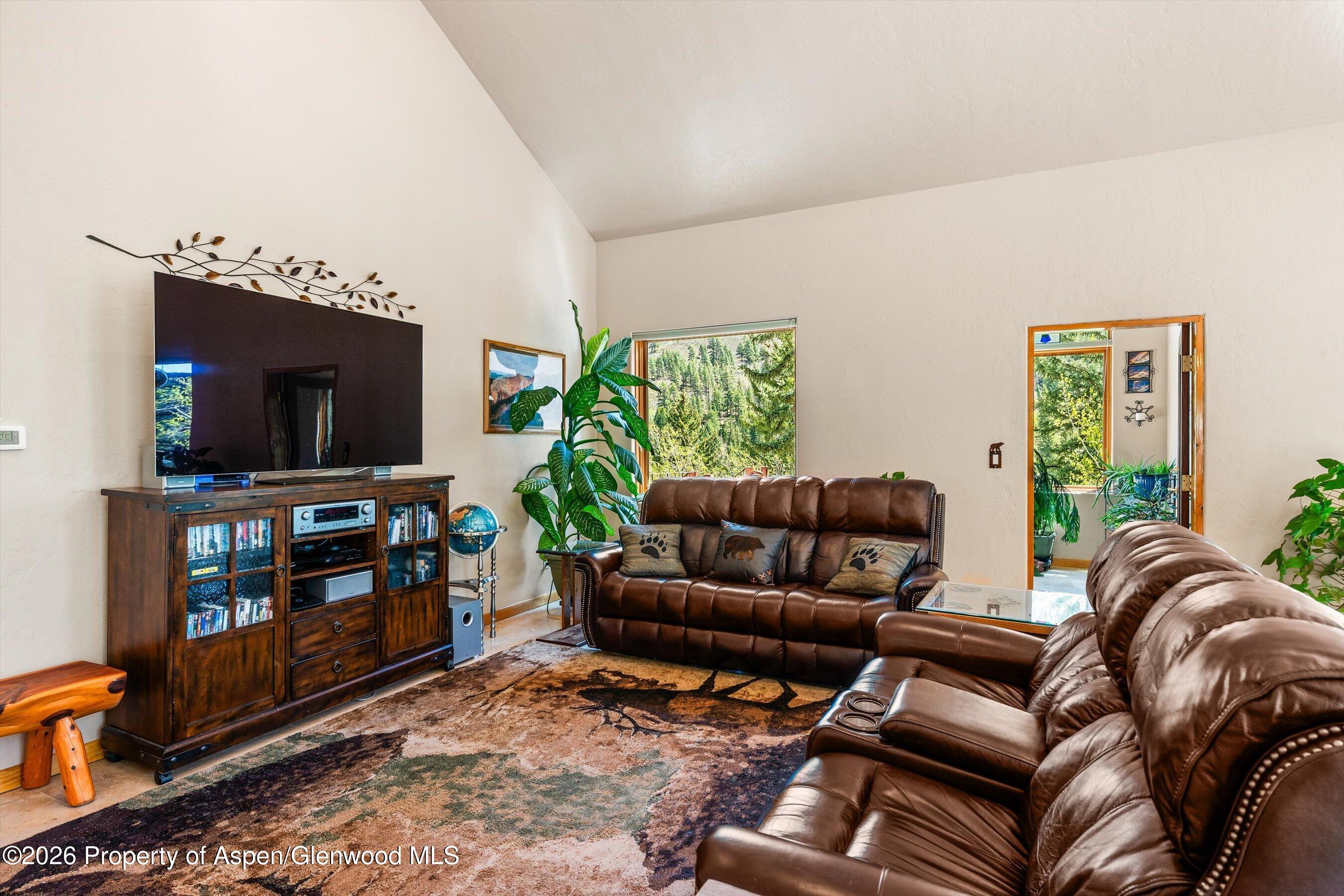 200 Elk Mountain Drive Property Photo 5
