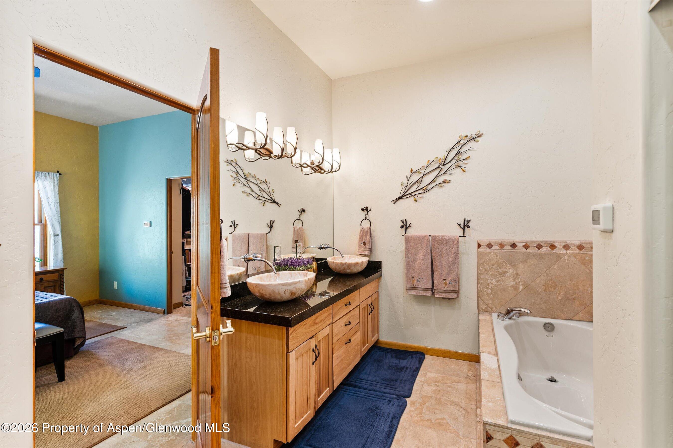 200 Elk Mountain Drive Property Photo 12
