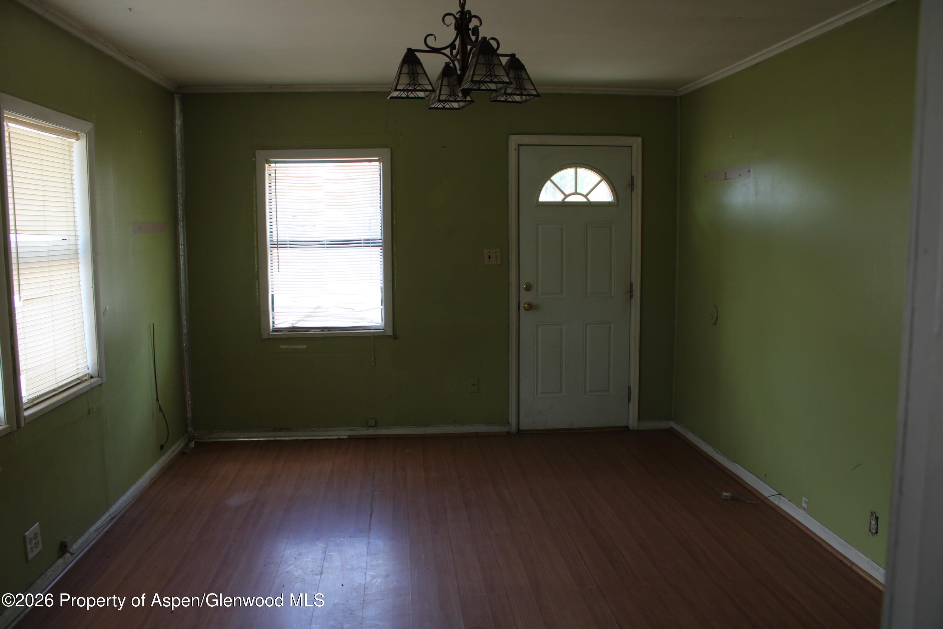 302 W Main Street Property Photo 5
