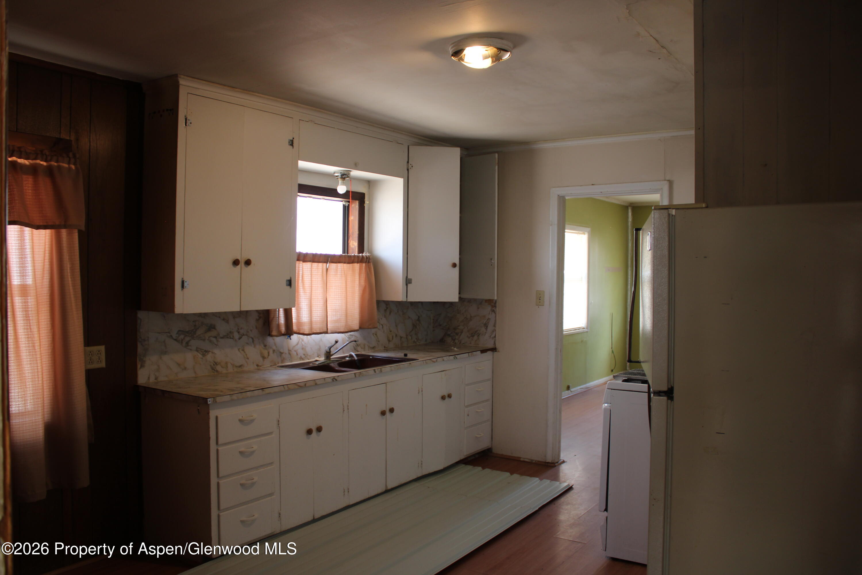 302 W Main Street Property Photo 8
