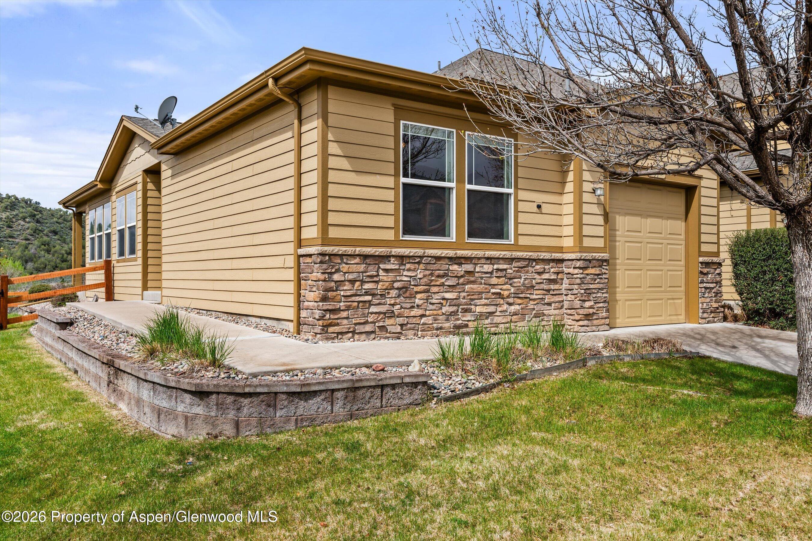 51 Redstone Drive Property Photo 3