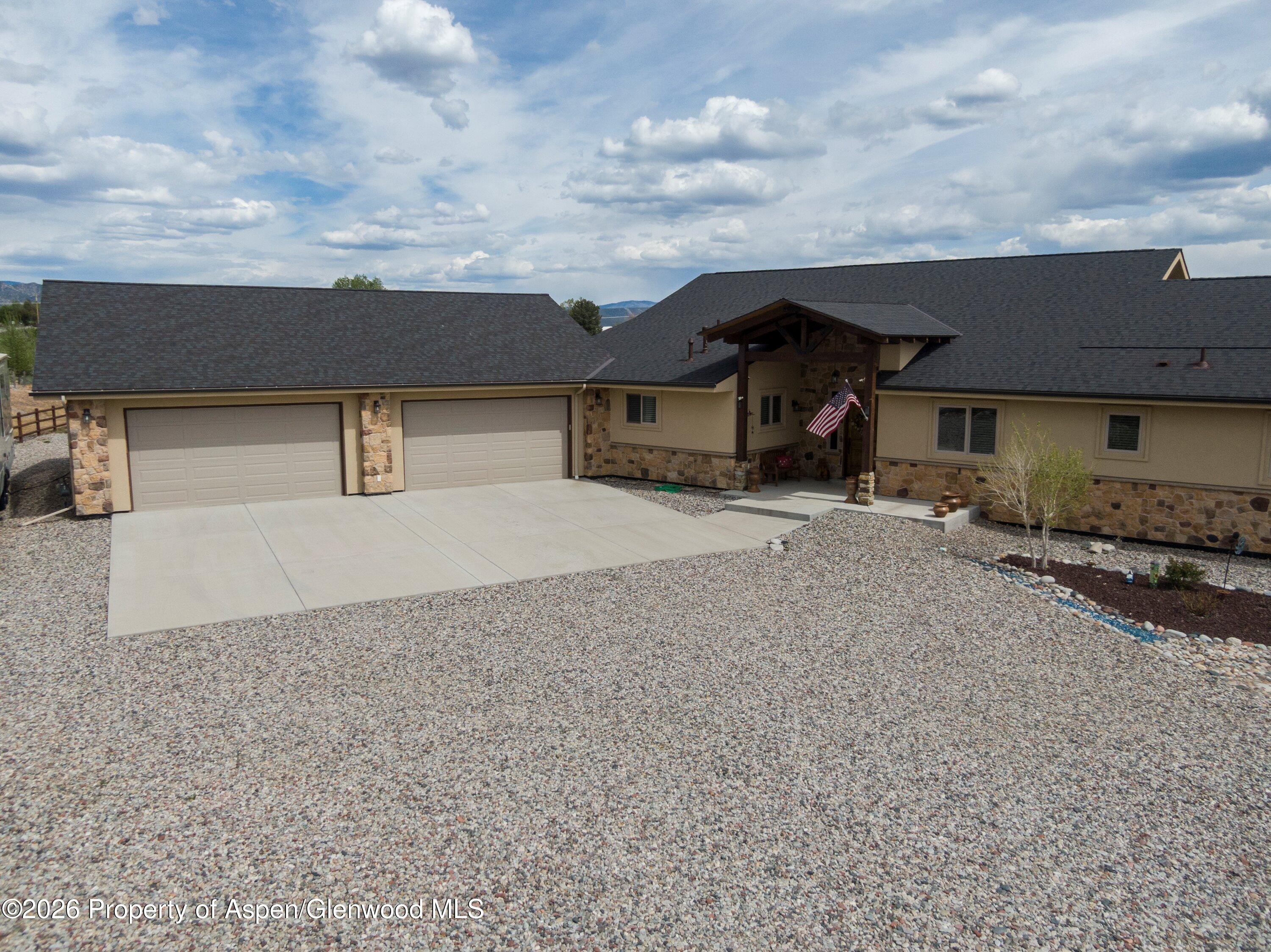 265 S Meadow Drive Property Photo 2