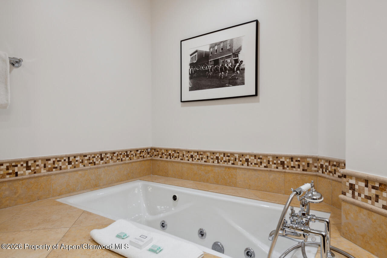 415 E Dean St, Unit 5 Property Photo 16