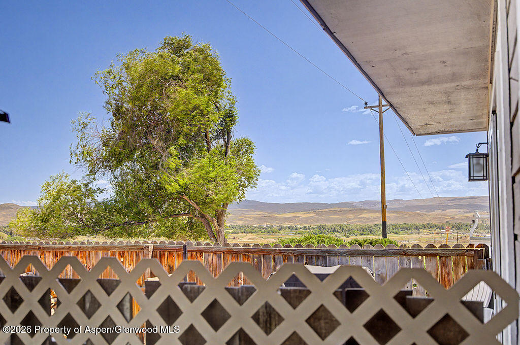 1096 E 7th Street Property Photo 17