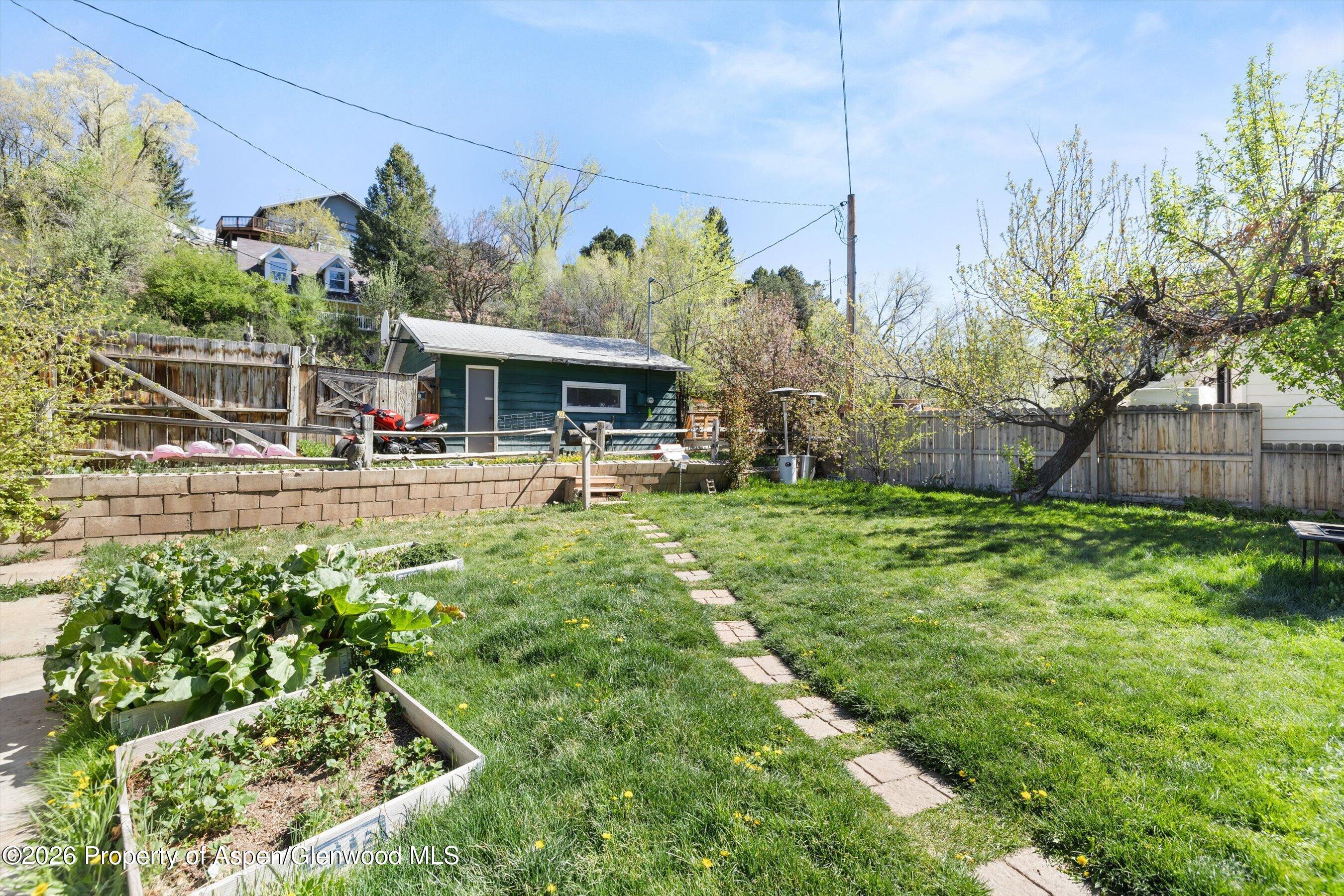 262 Midland Avenue Property Photo 5