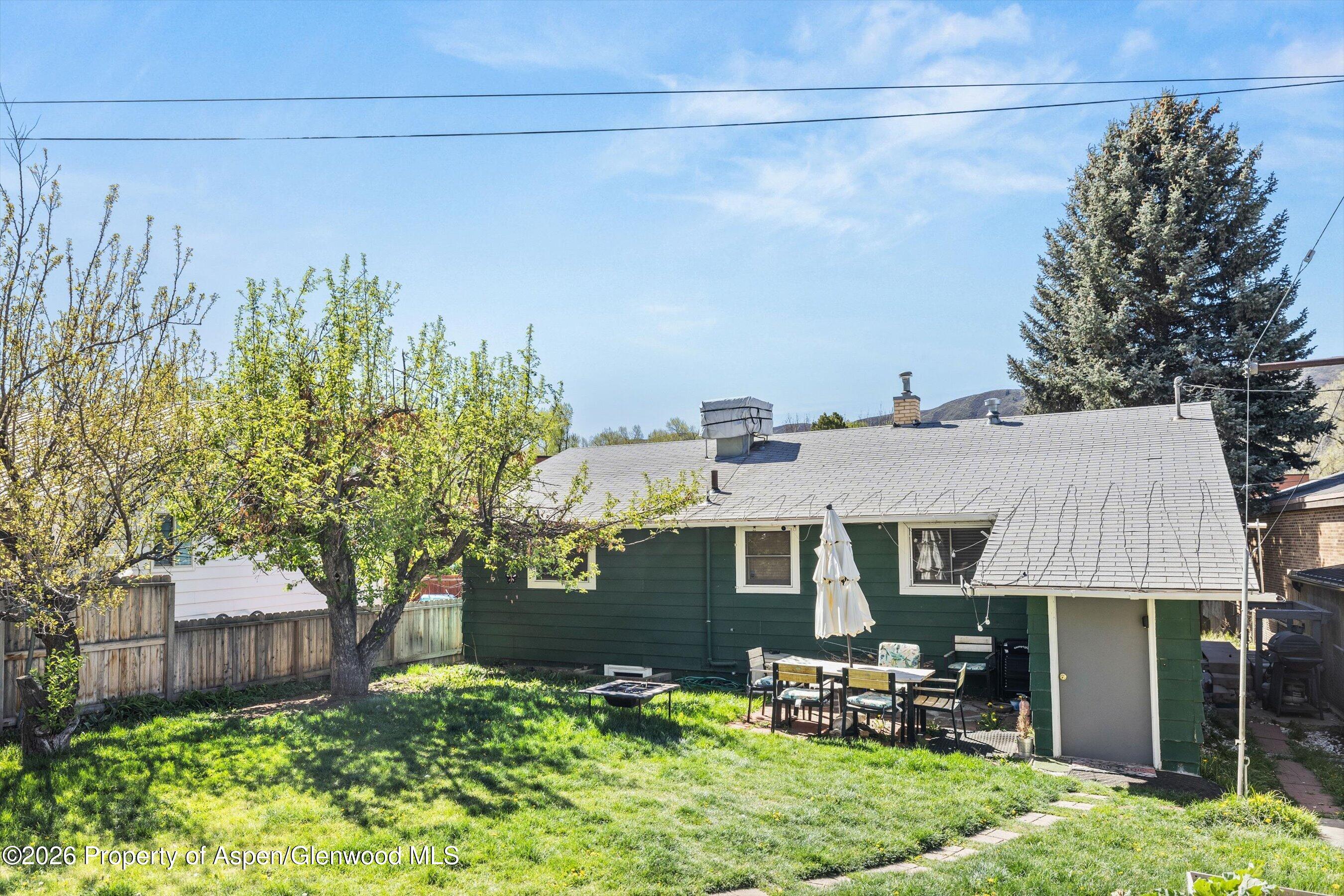 262 Midland Avenue Property Photo 6