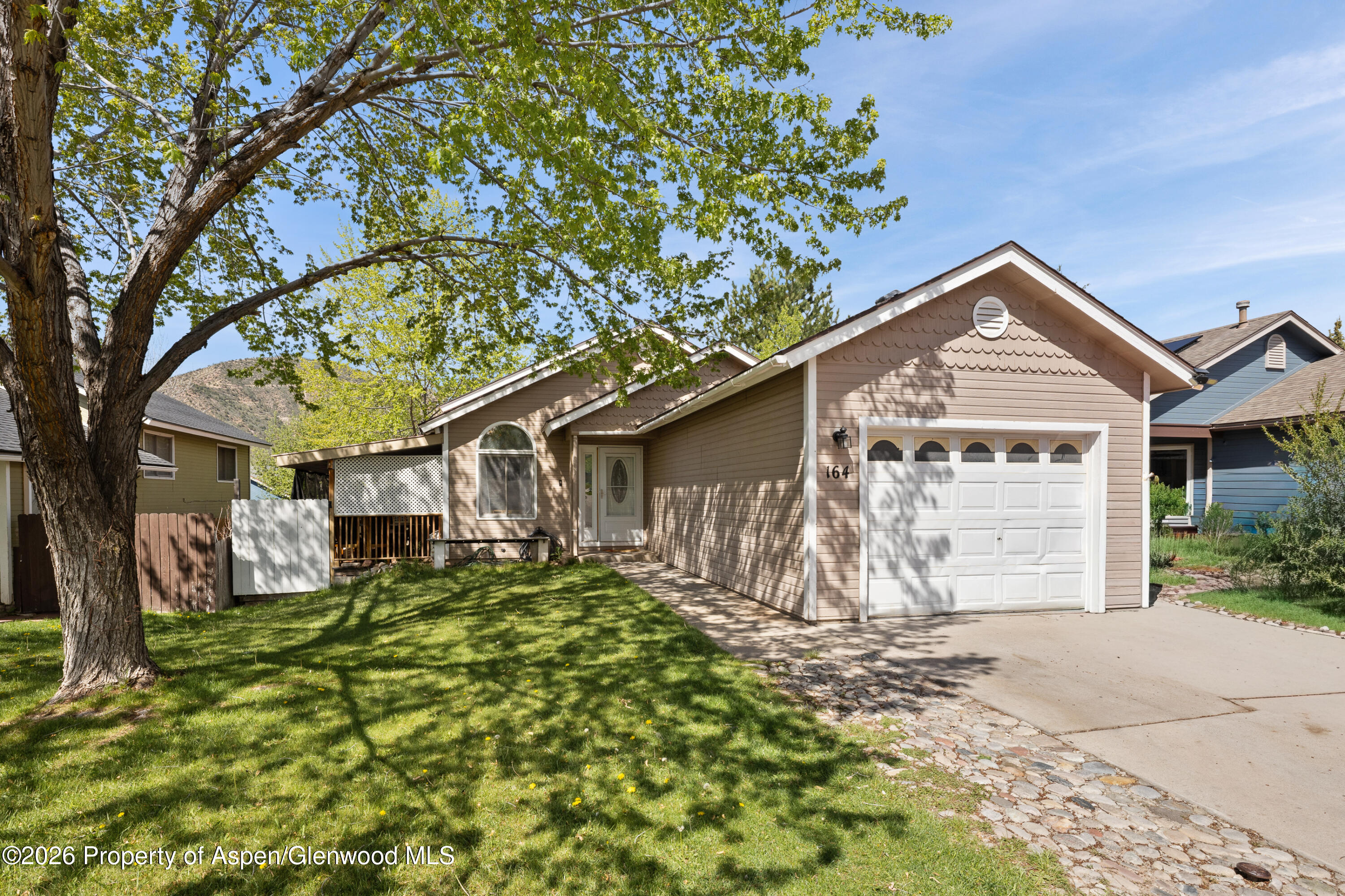 164 Current Drive Property Photo 1