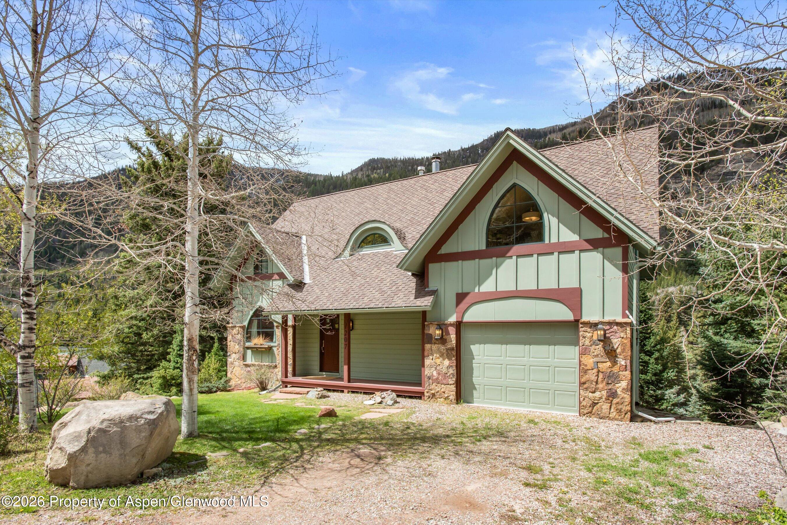 1207 Evergreen Lane Property Photo 7