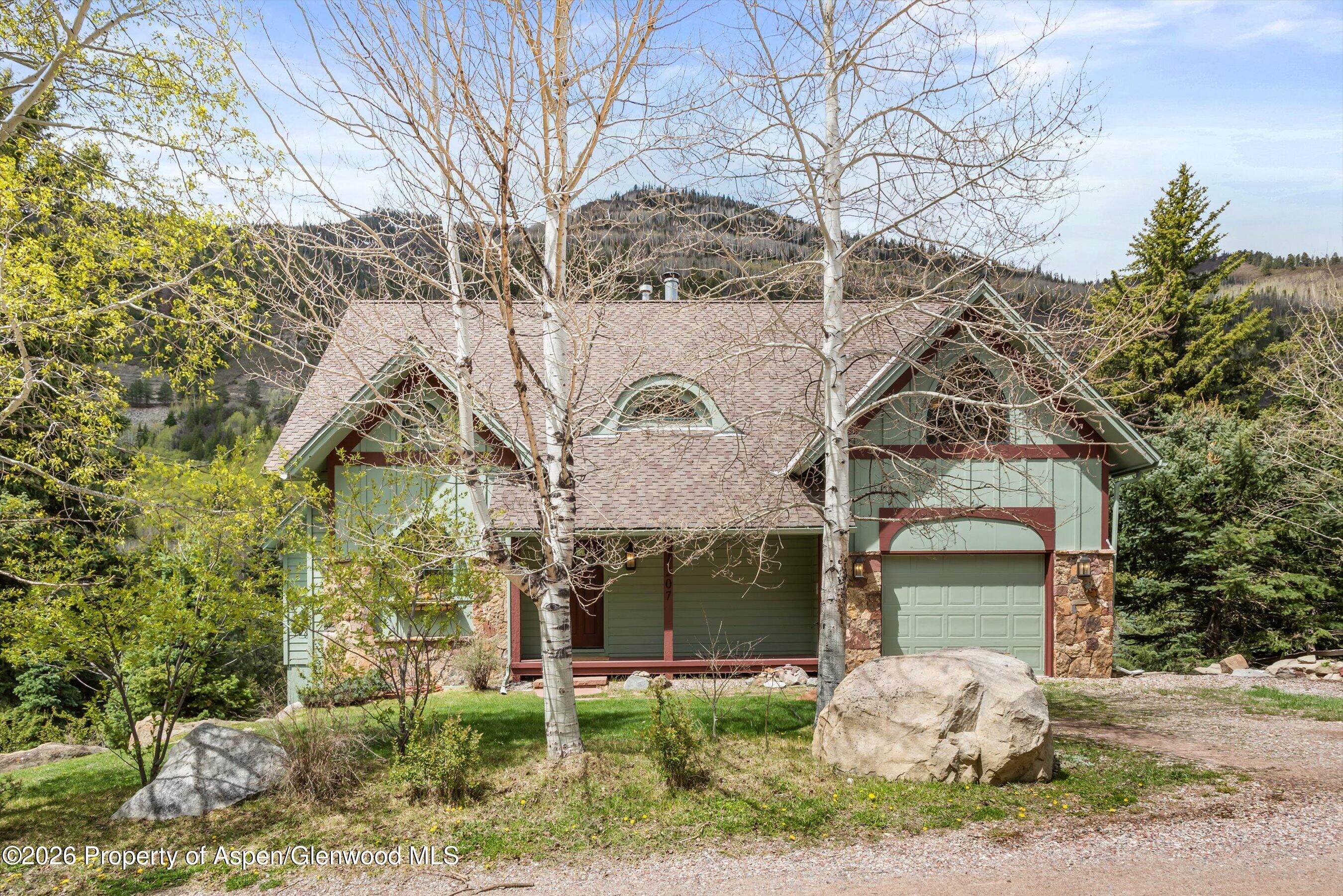 1207 Evergreen Lane Property Photo 8