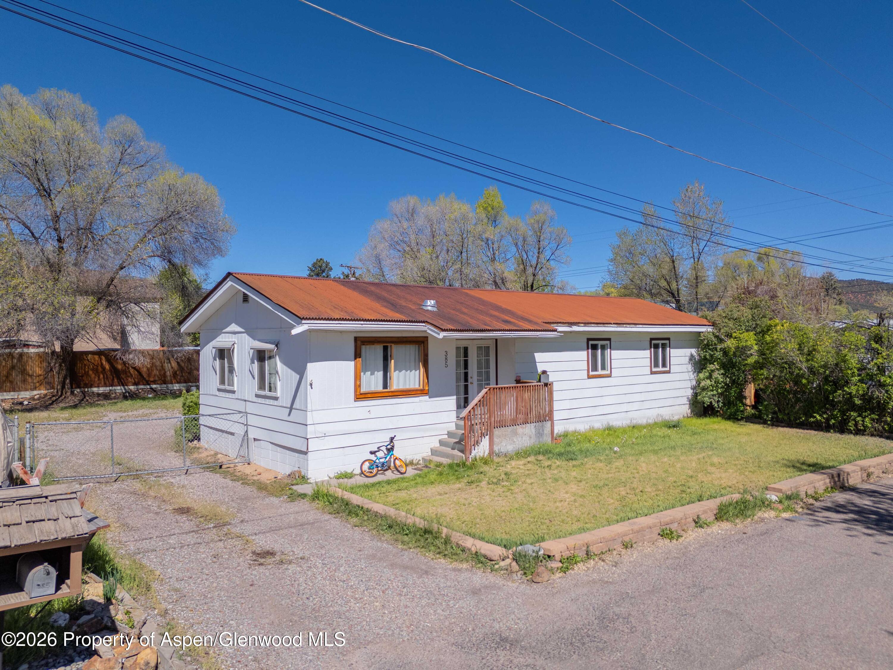 385 S 7th Street Property Photo 4