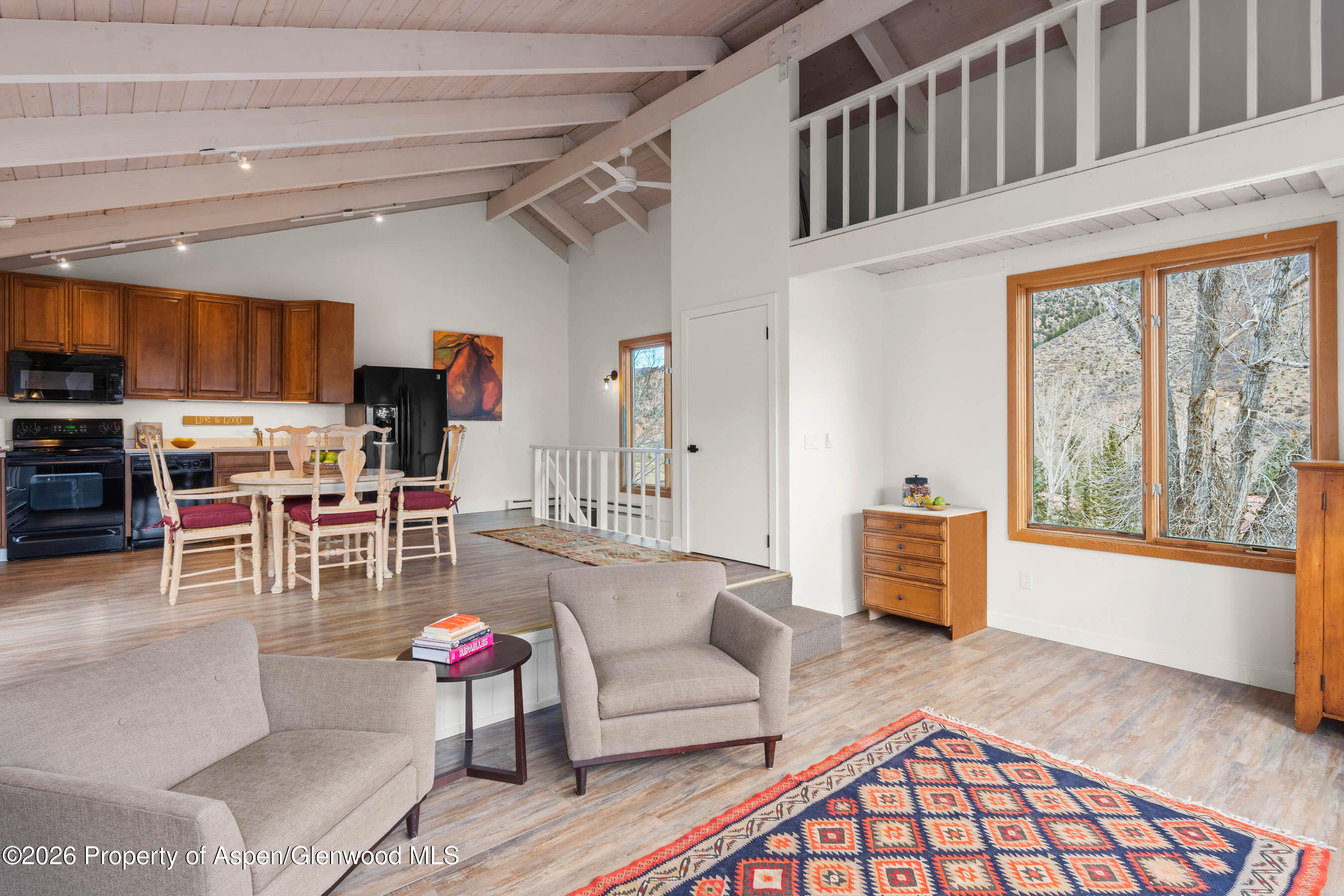 37 Picket Pin Lane Property Photo 6