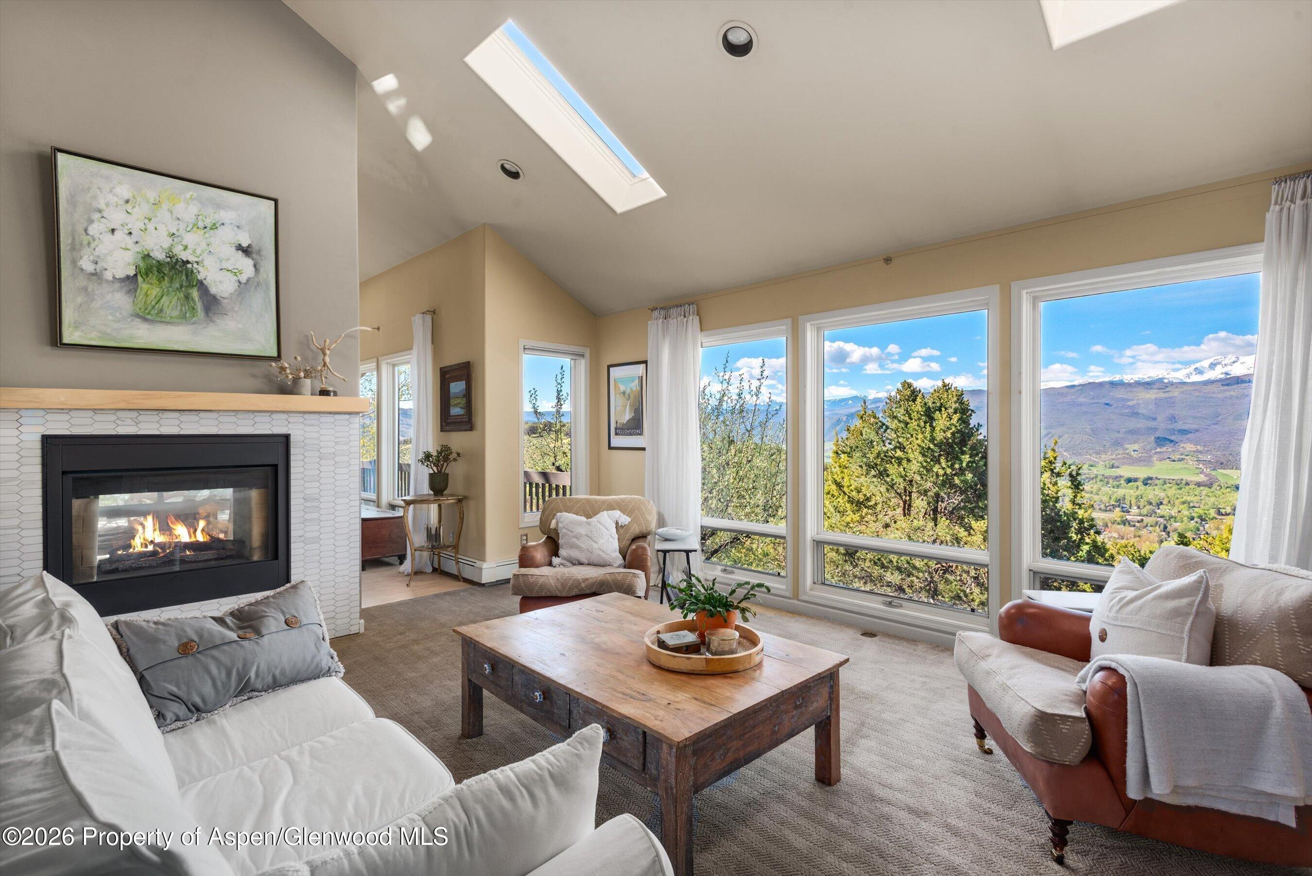 258 Caballo Street Property Photo 1