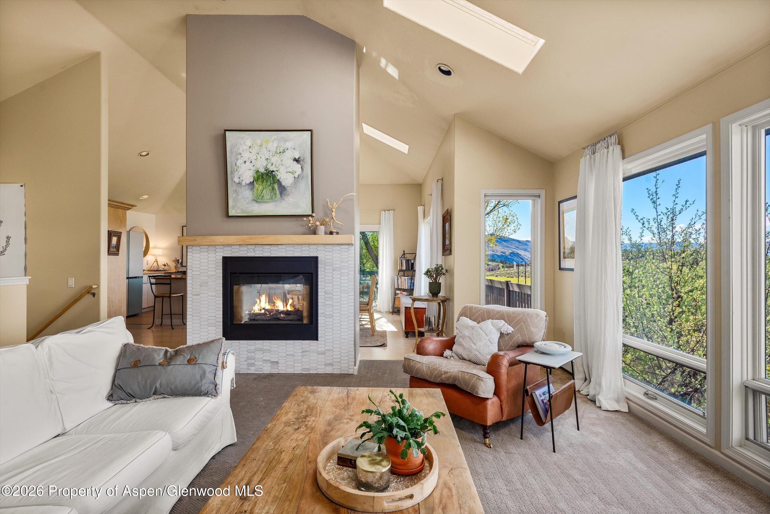 258 Caballo Street Property Photo 7