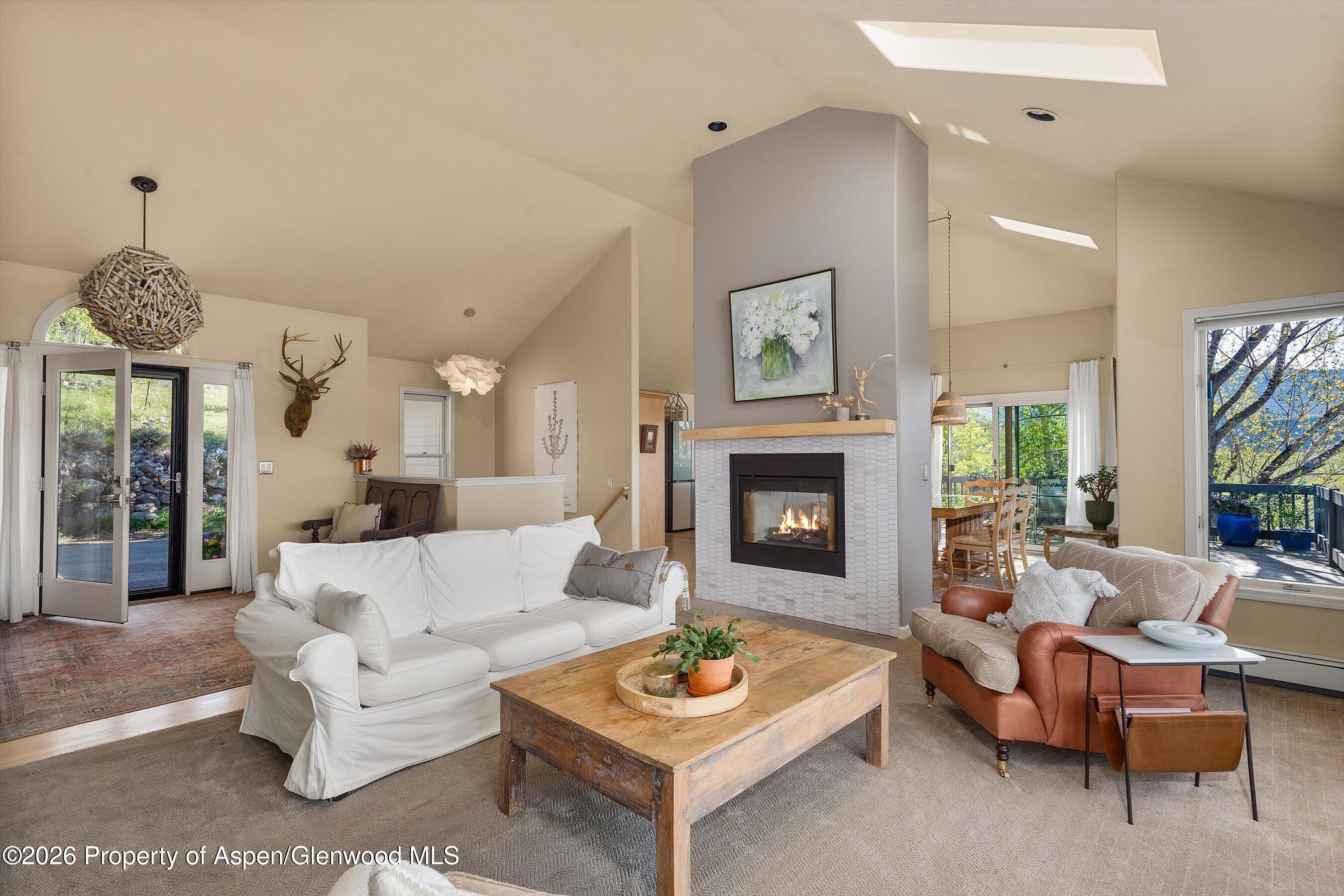 258 Caballo Street Property Photo 8