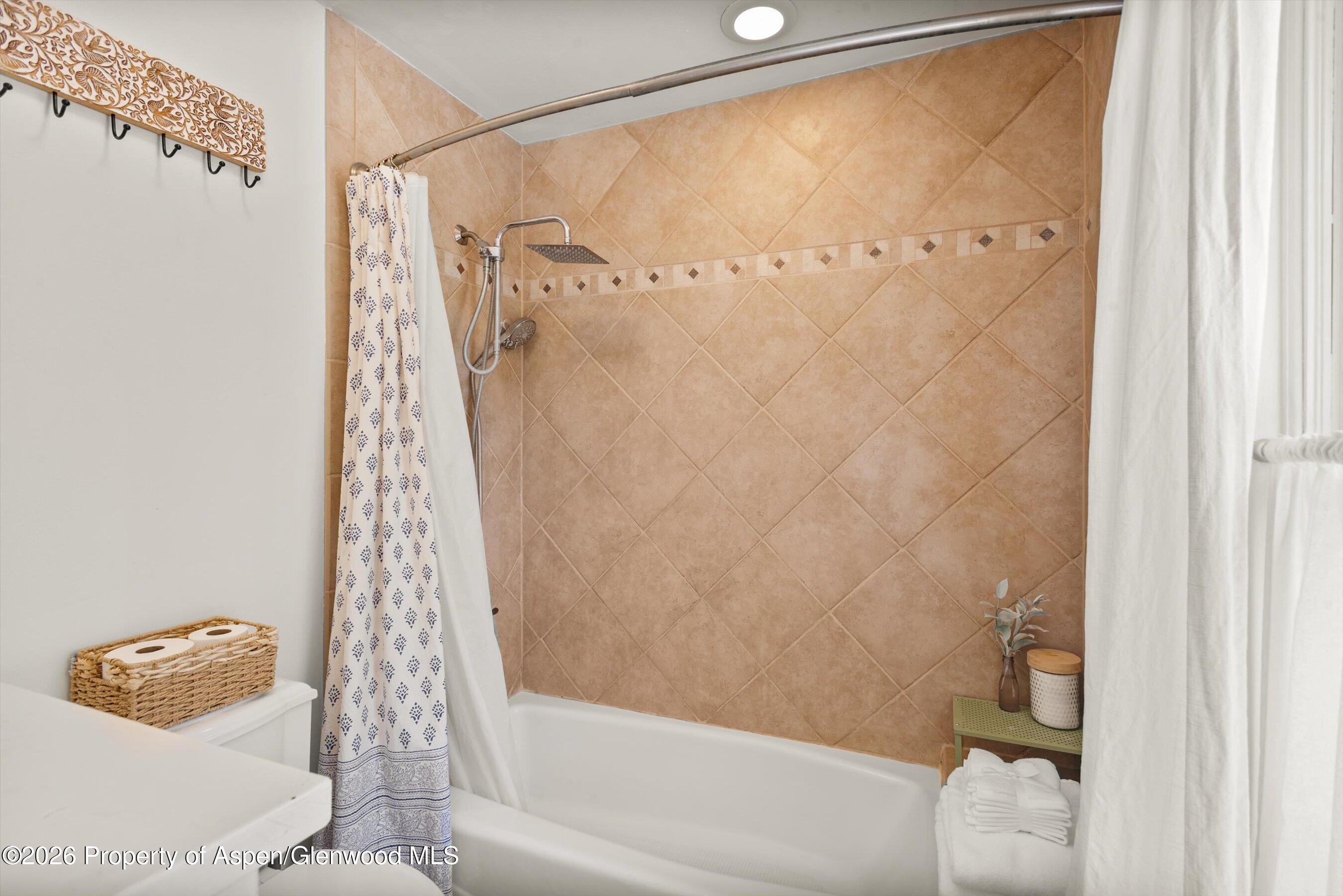 258 Caballo Street Property Photo 25