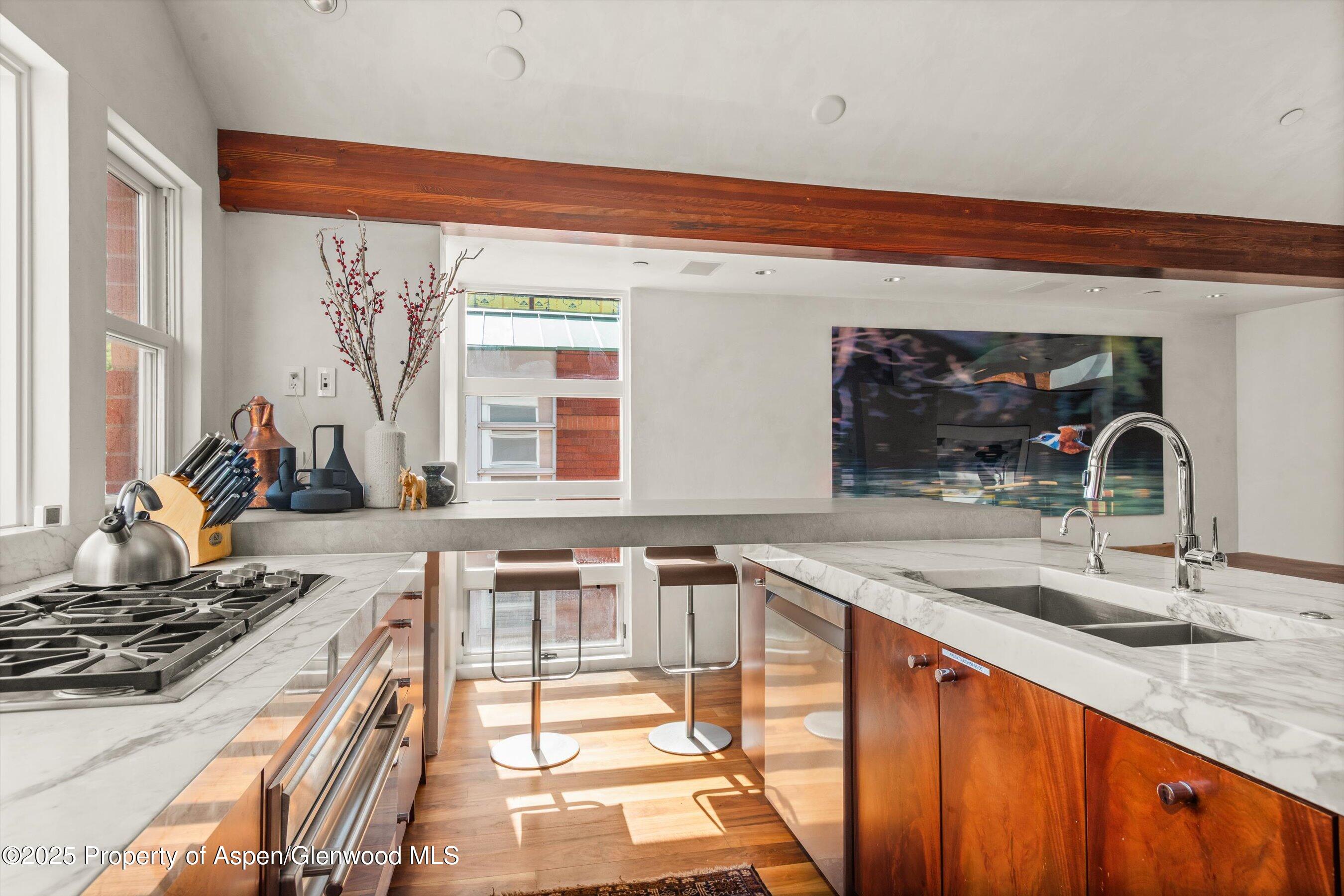 706 E Hyman Avenue Property Photo 18