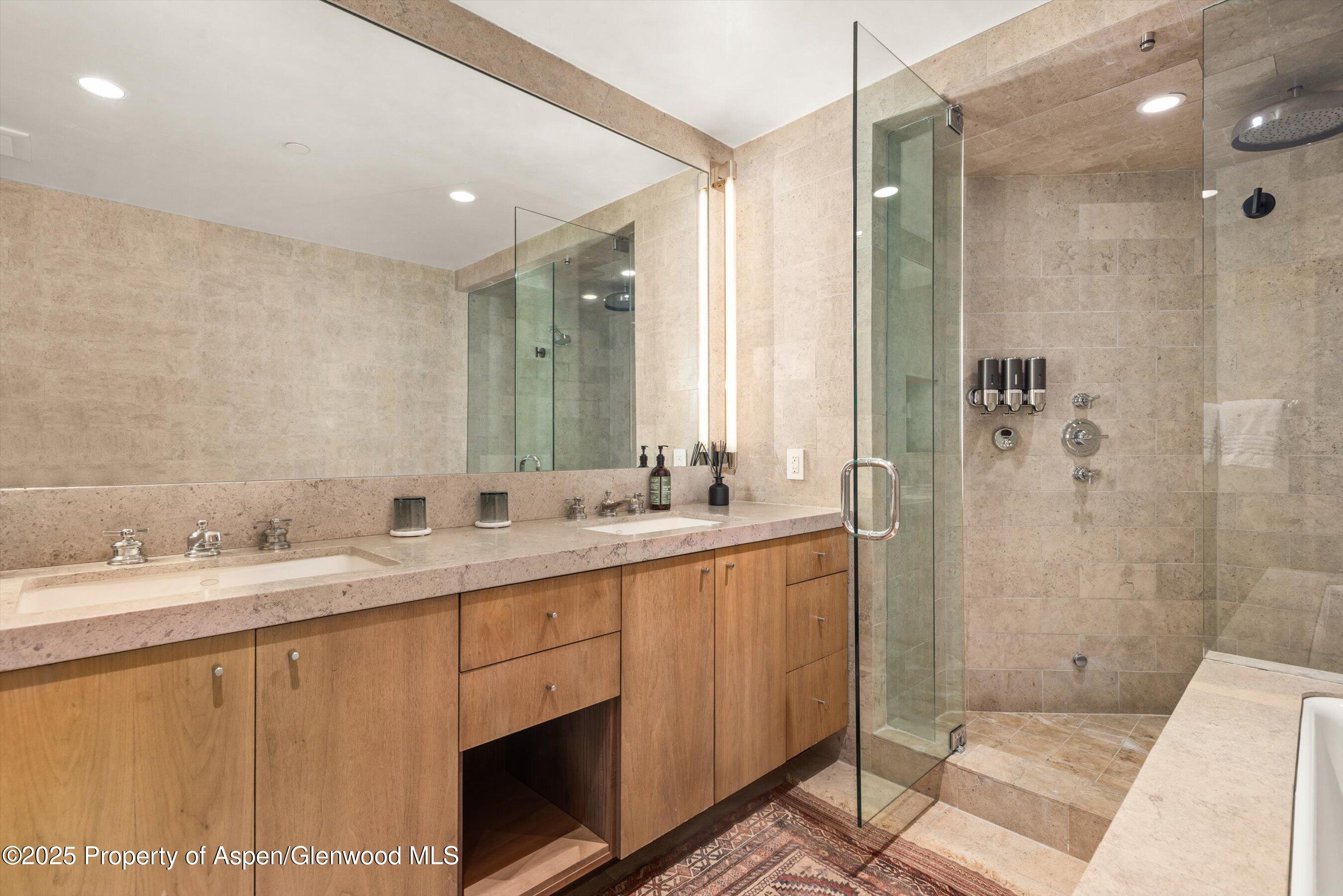 706 E Hyman Avenue Property Photo 34