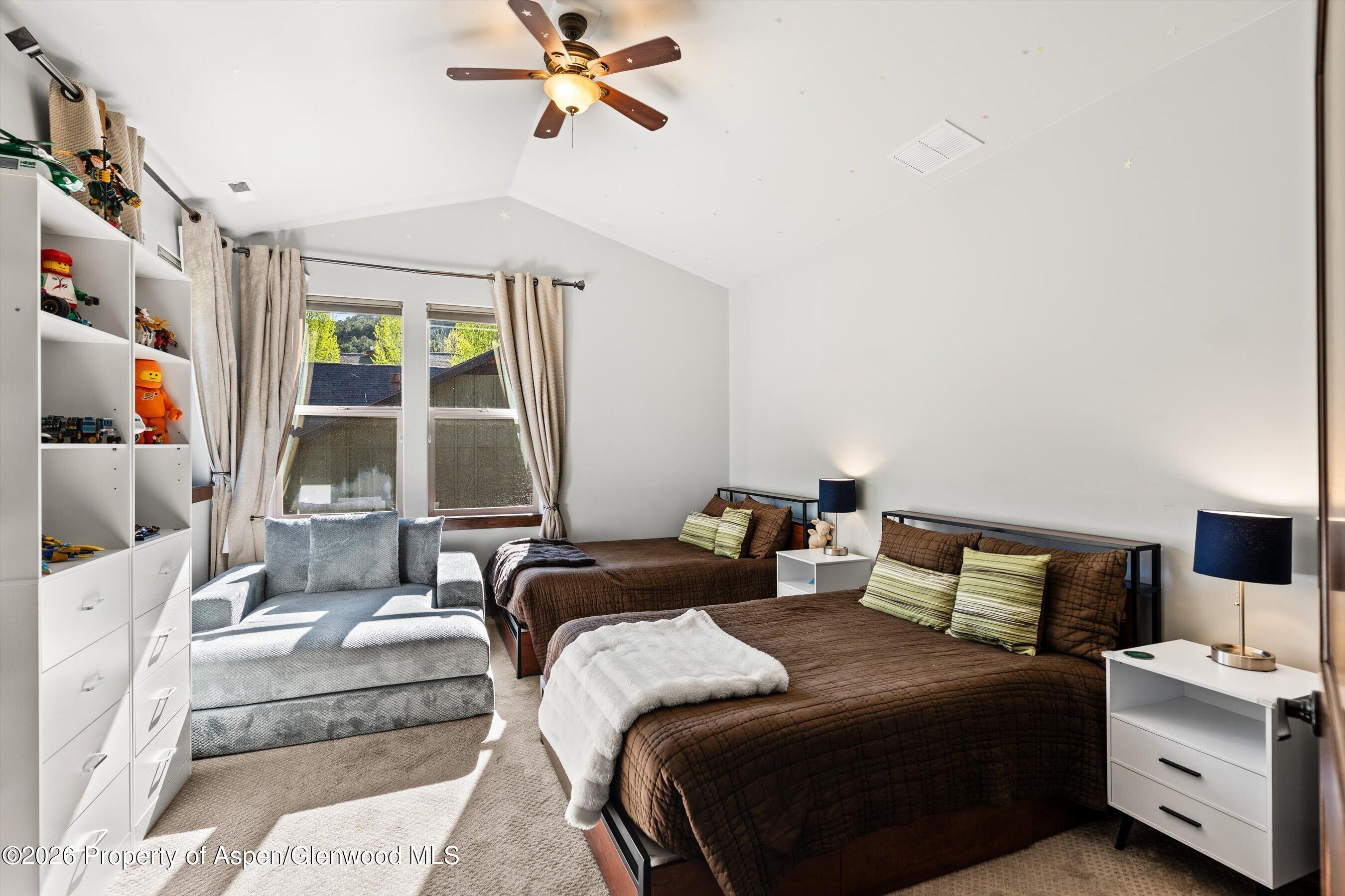 63 Cliff Rose Way Property Photo 11