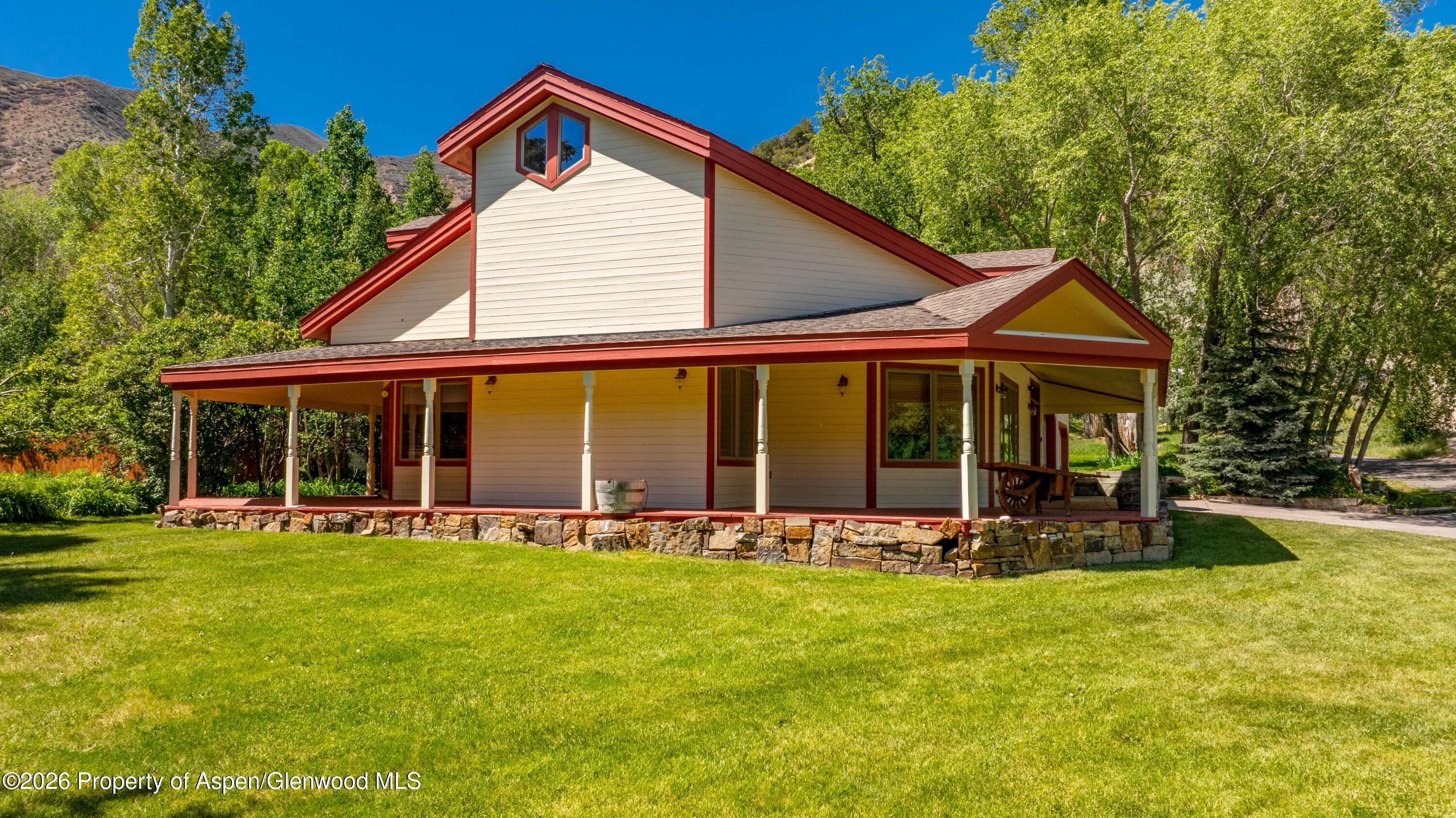 9 Creekside Court Property Photo 3