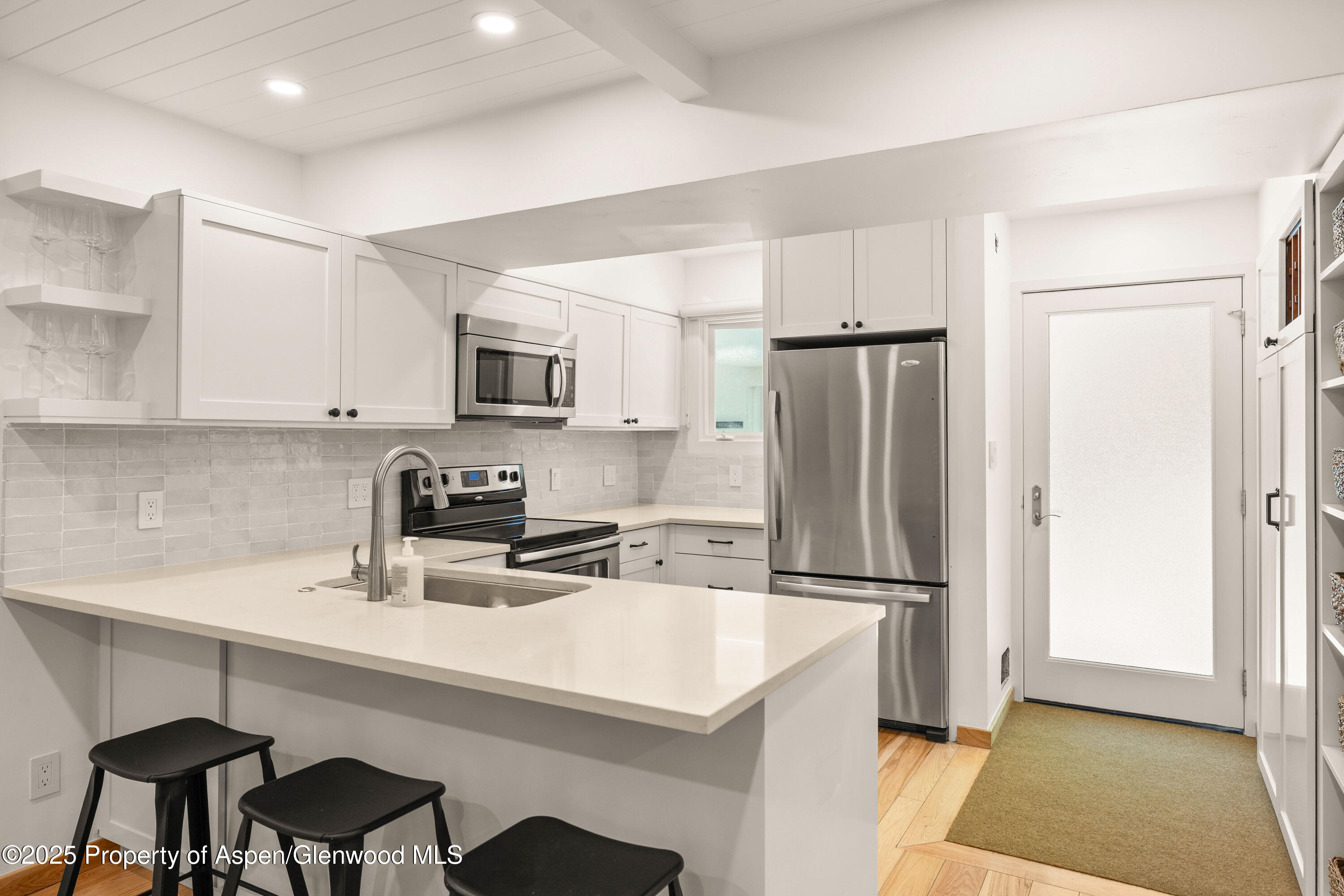 814 W Bleeker Street B2 Property Photo 8