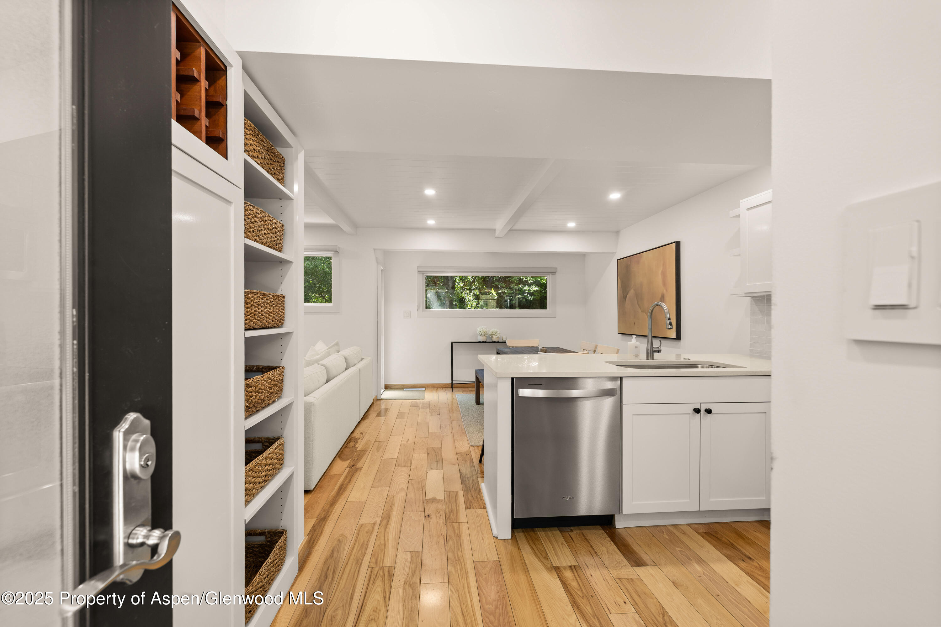 814 W Bleeker Street B2 Property Photo 9