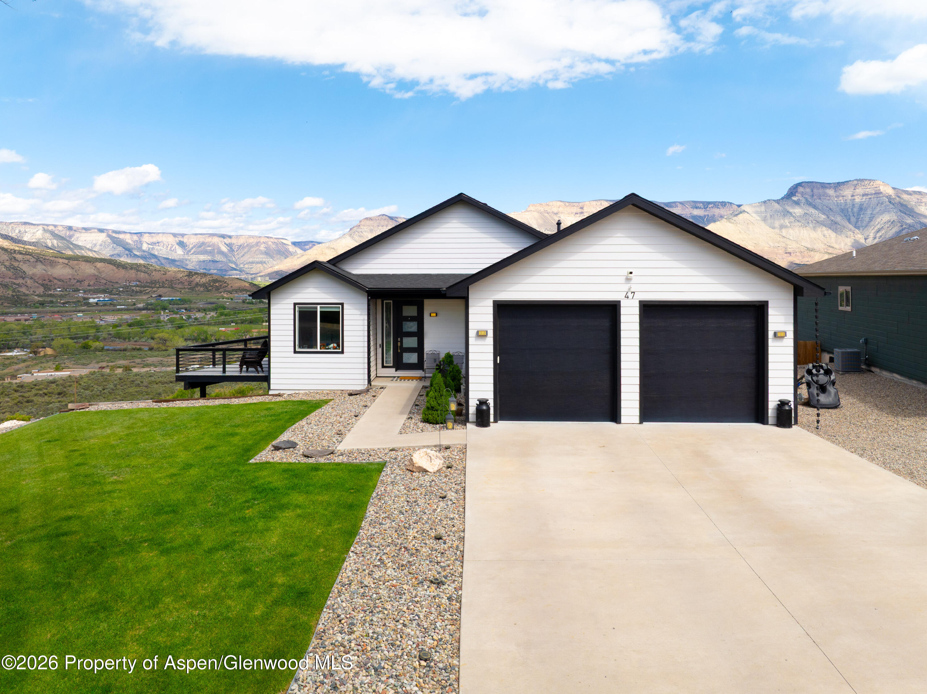 47 Willow View Way Property Photo 1