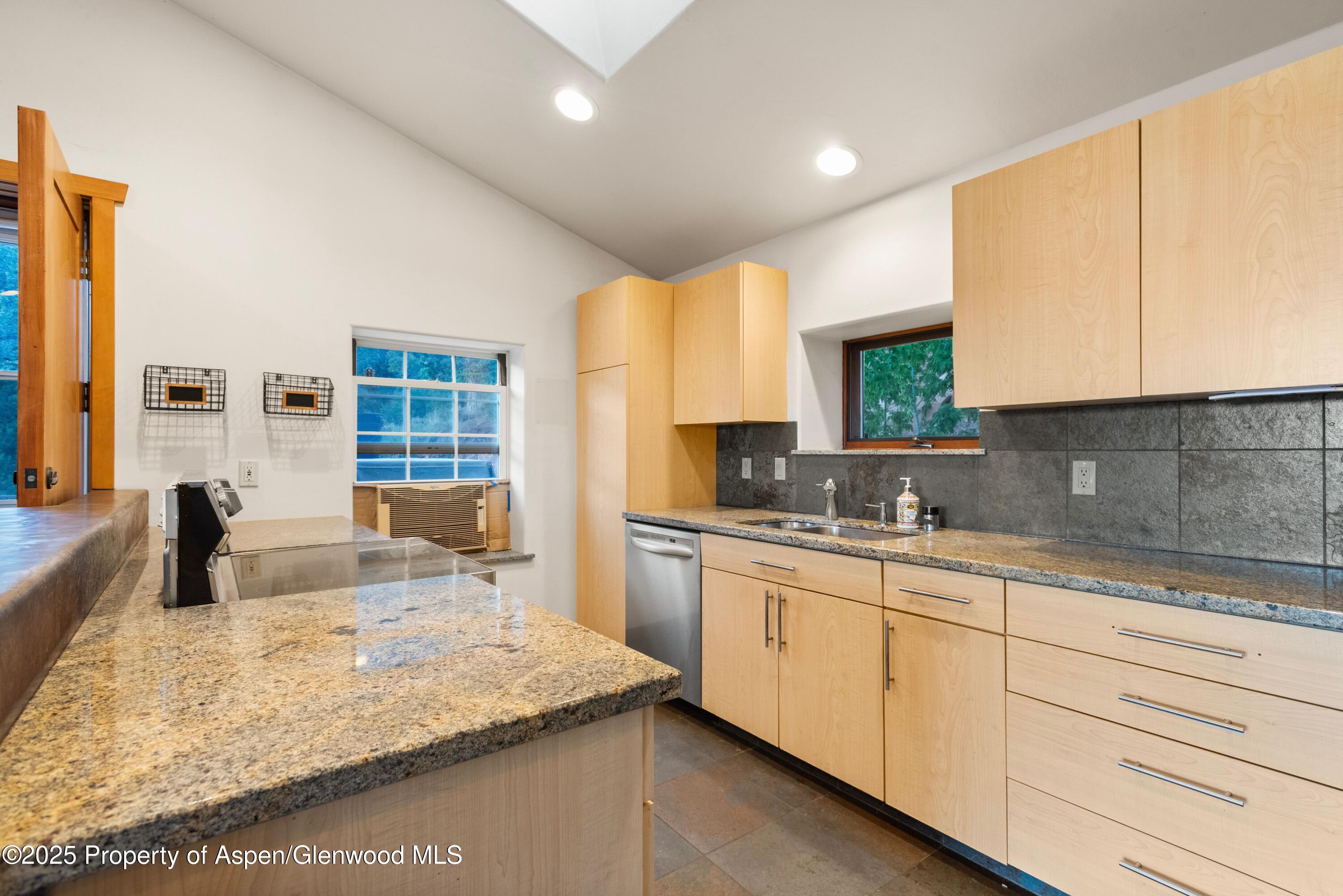 2800 Cedar Drive Property Photo 12
