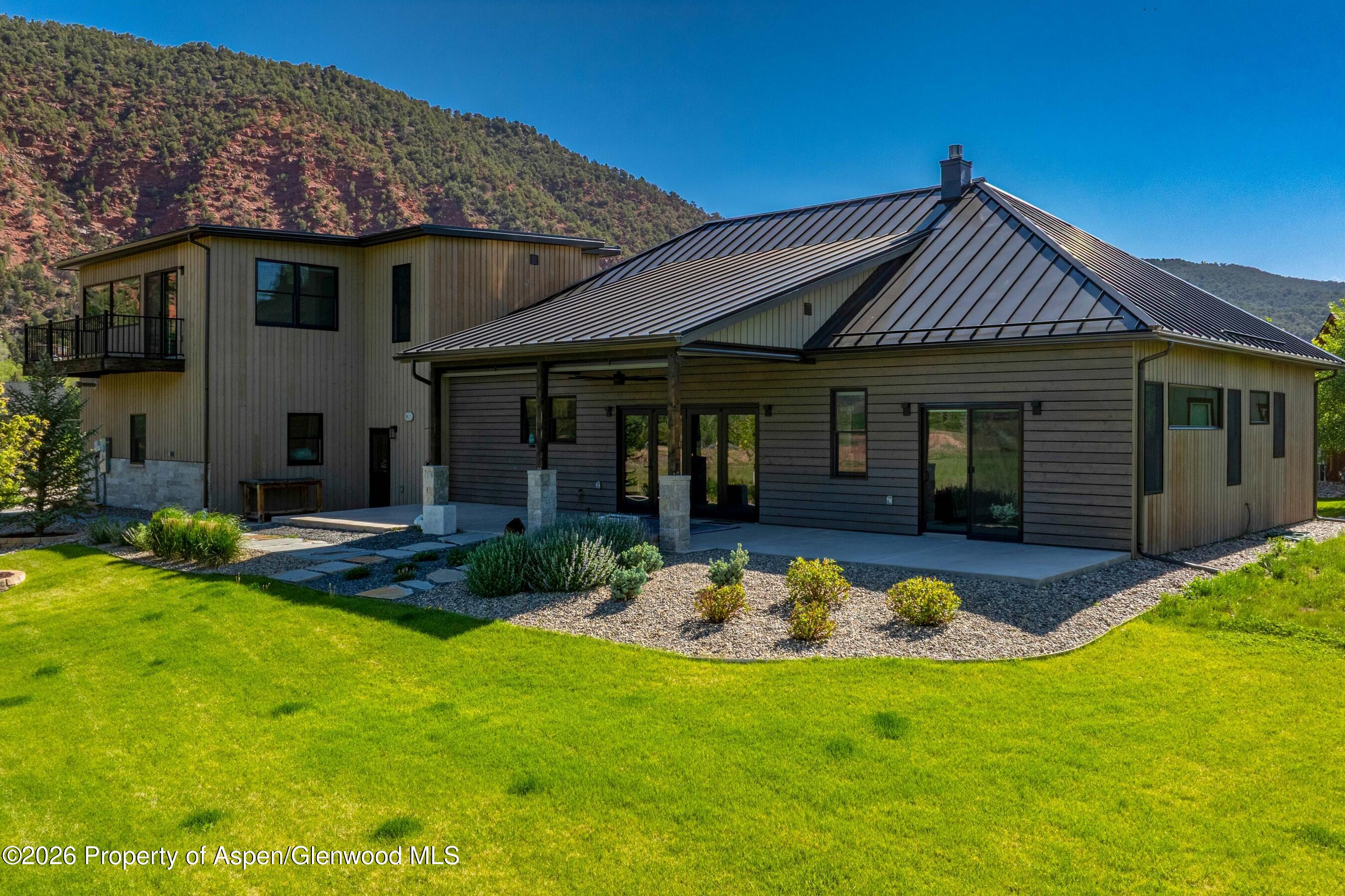 1817 River Bend Way Property Photo 1